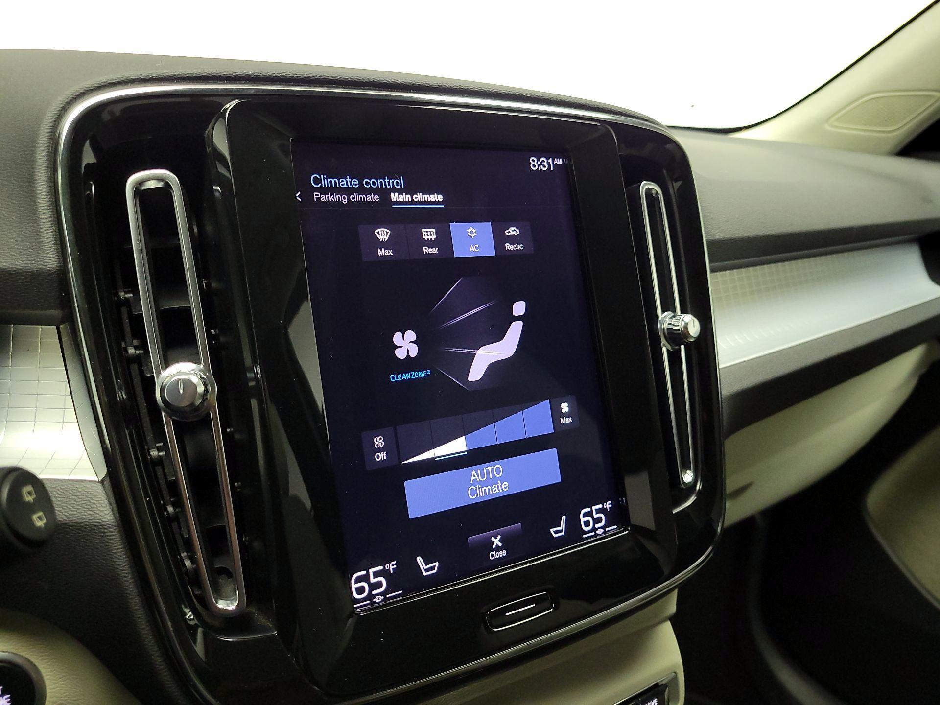 Thumbnail: 2020 Volvo XC40 - 17