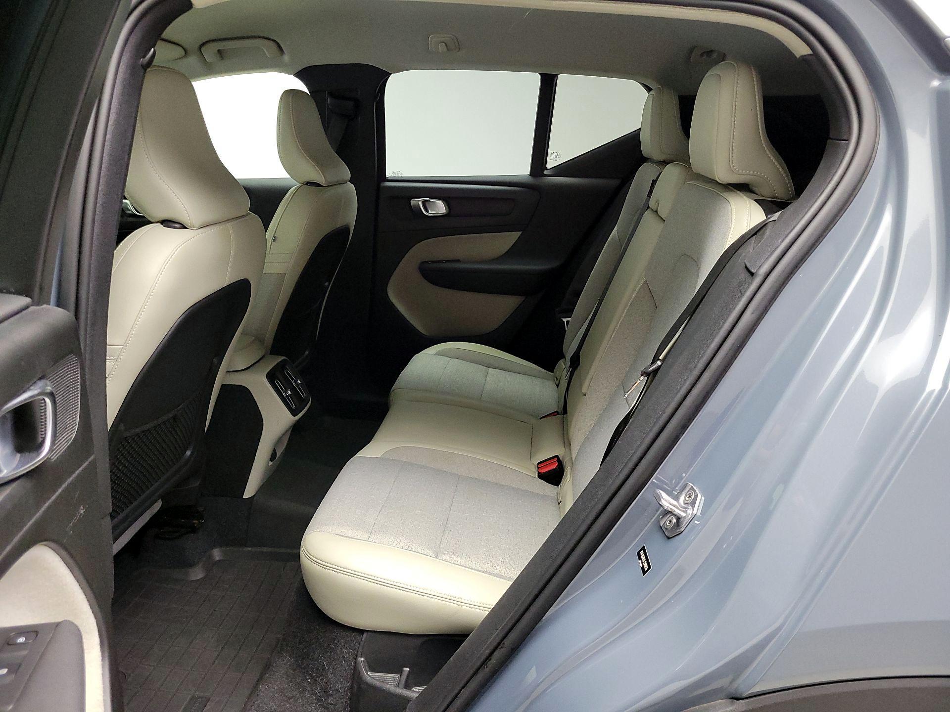 Thumbnail: 2020 Volvo XC40 - 20