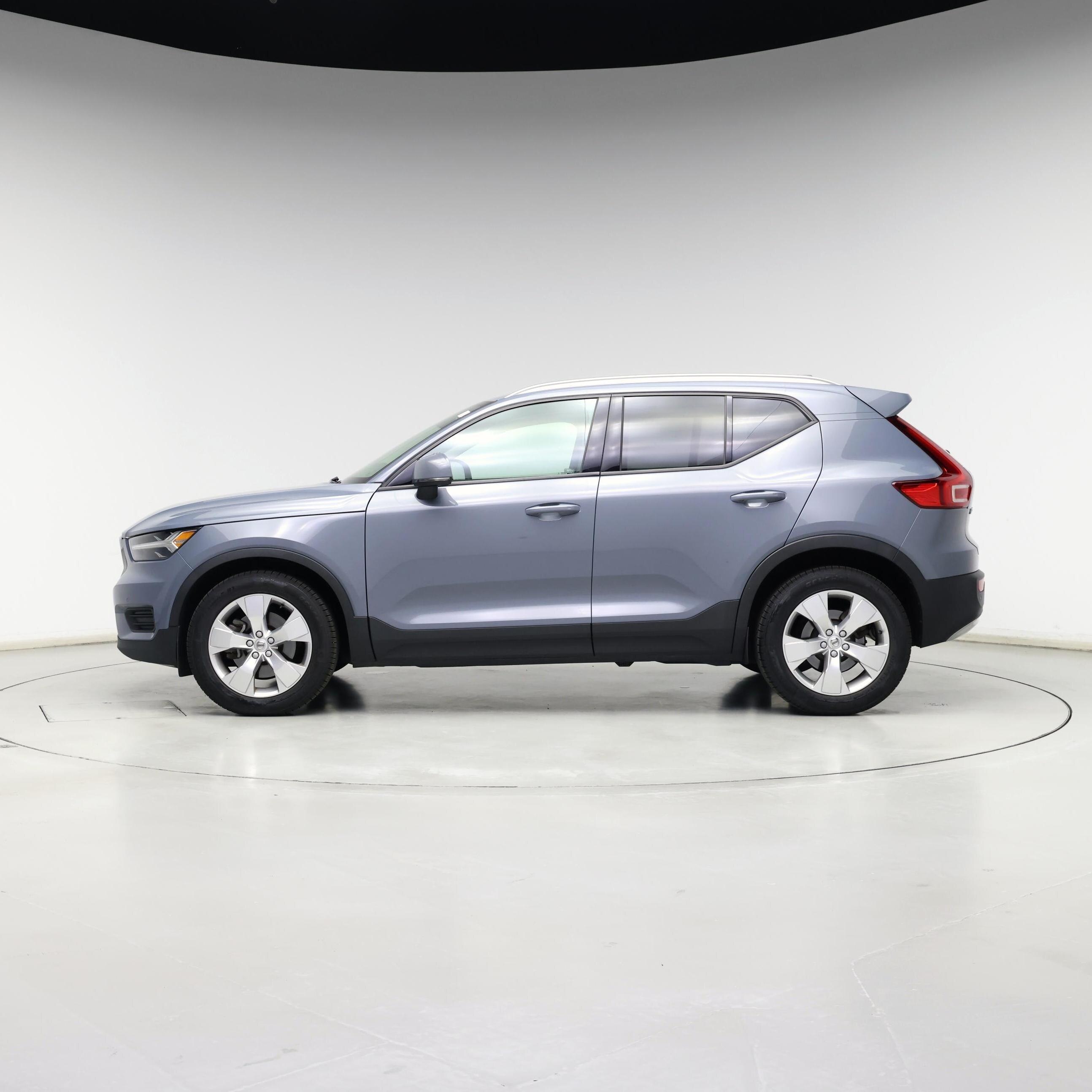 Thumbnail: 2020 Volvo XC40 - 3