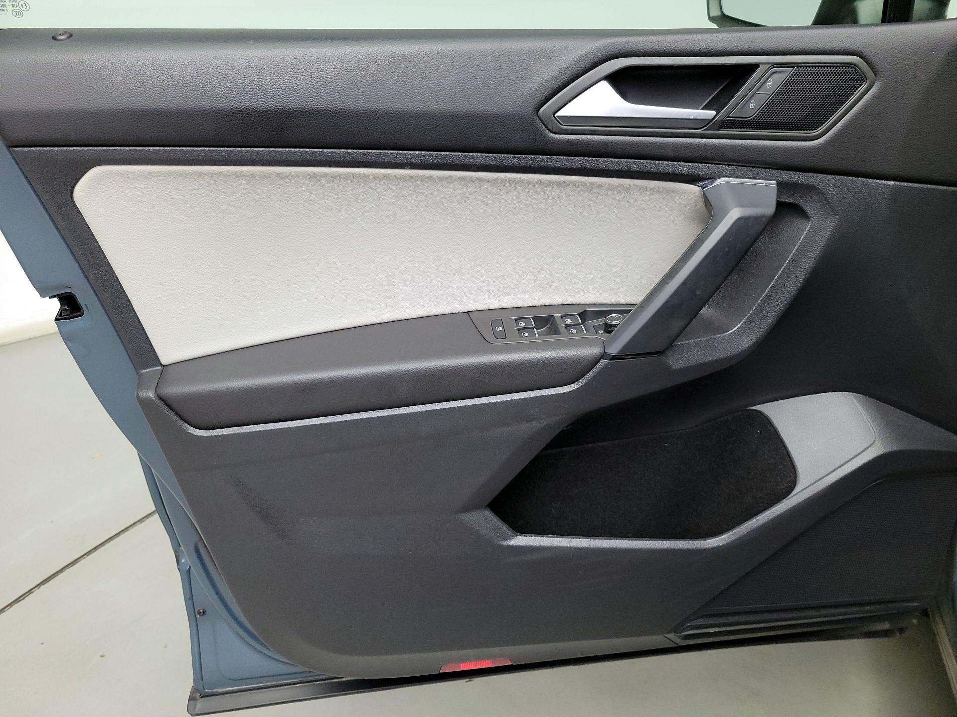 Thumbnail: 2019 Volkswagen Tiguan - 12