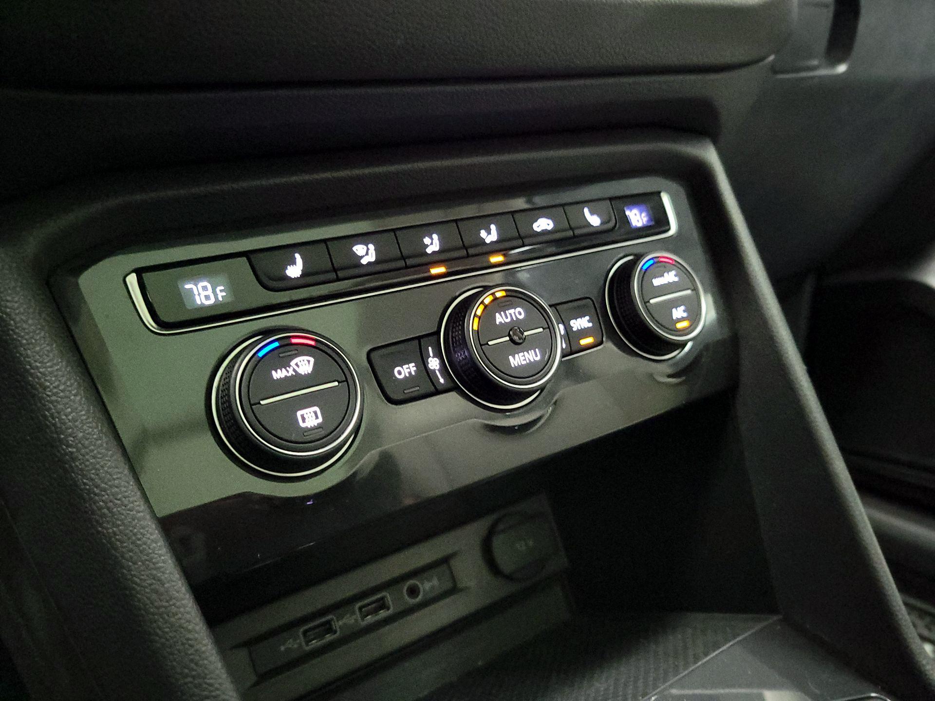 Thumbnail: 2019 Volkswagen Tiguan - 16