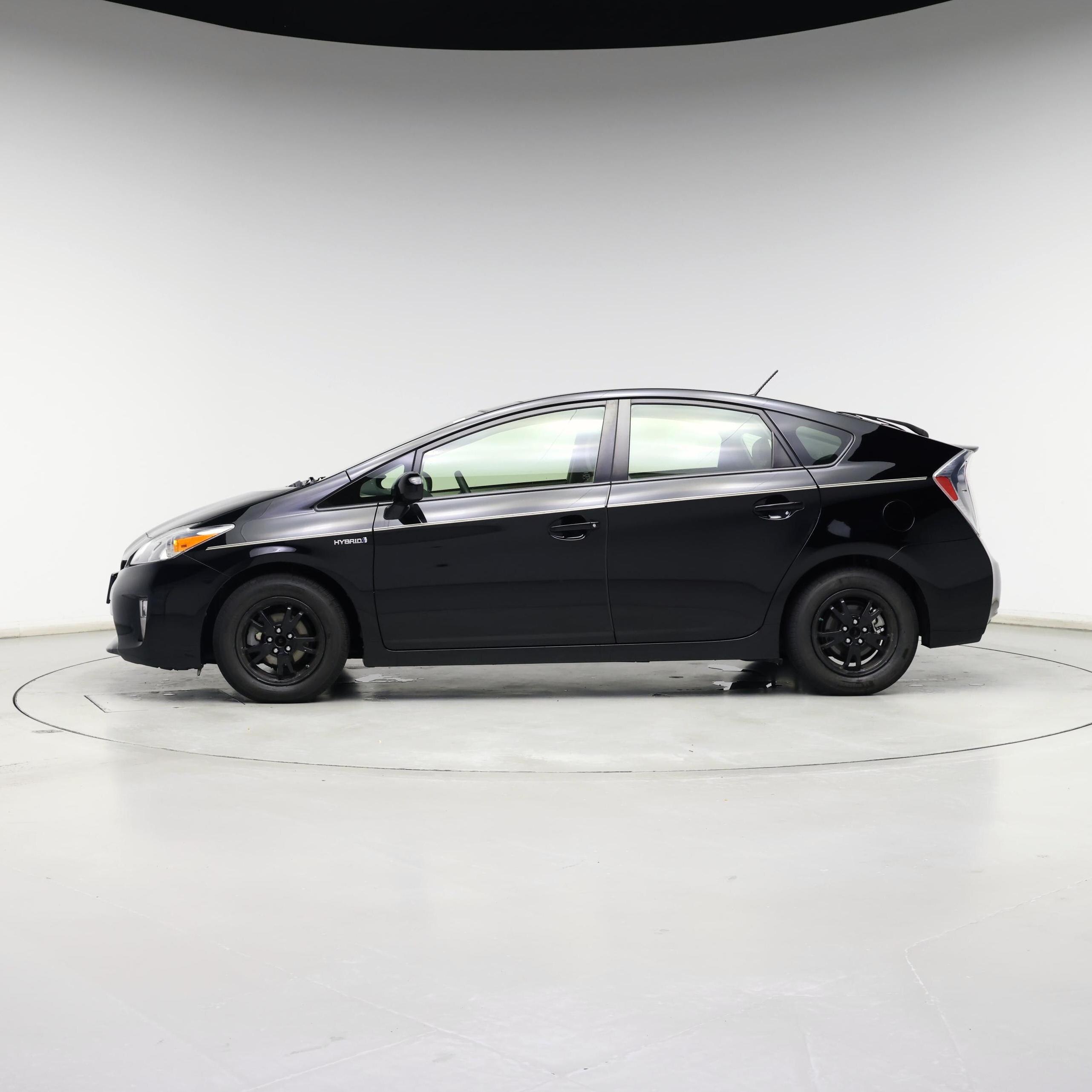 Thumbnail: 2015 Toyota Prius - 3