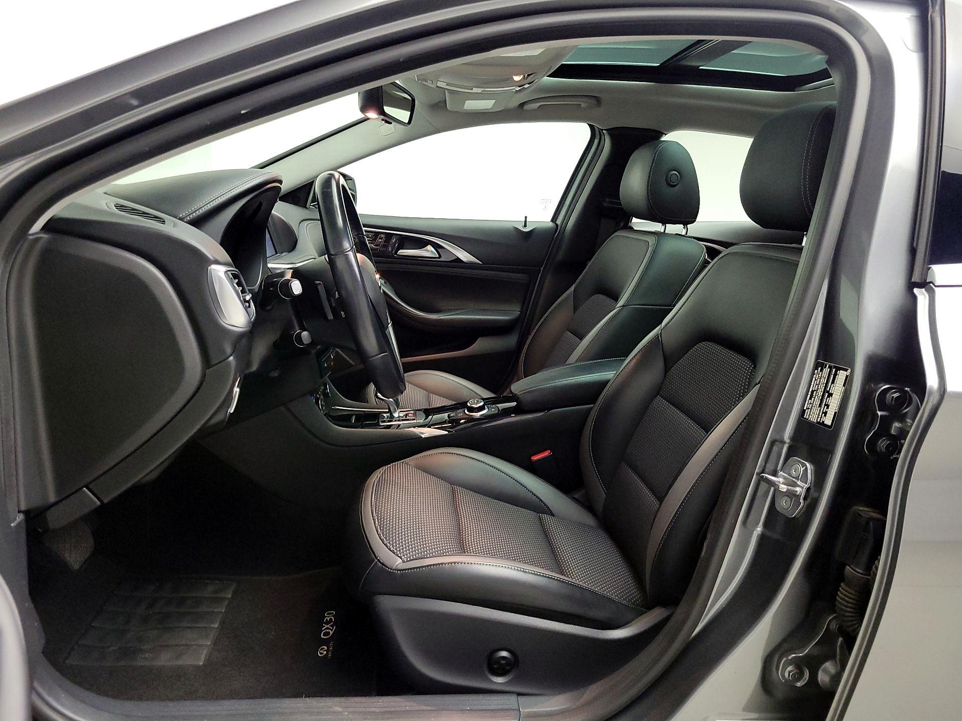 Thumbnail: 2019 INFINITI QX30 - 11