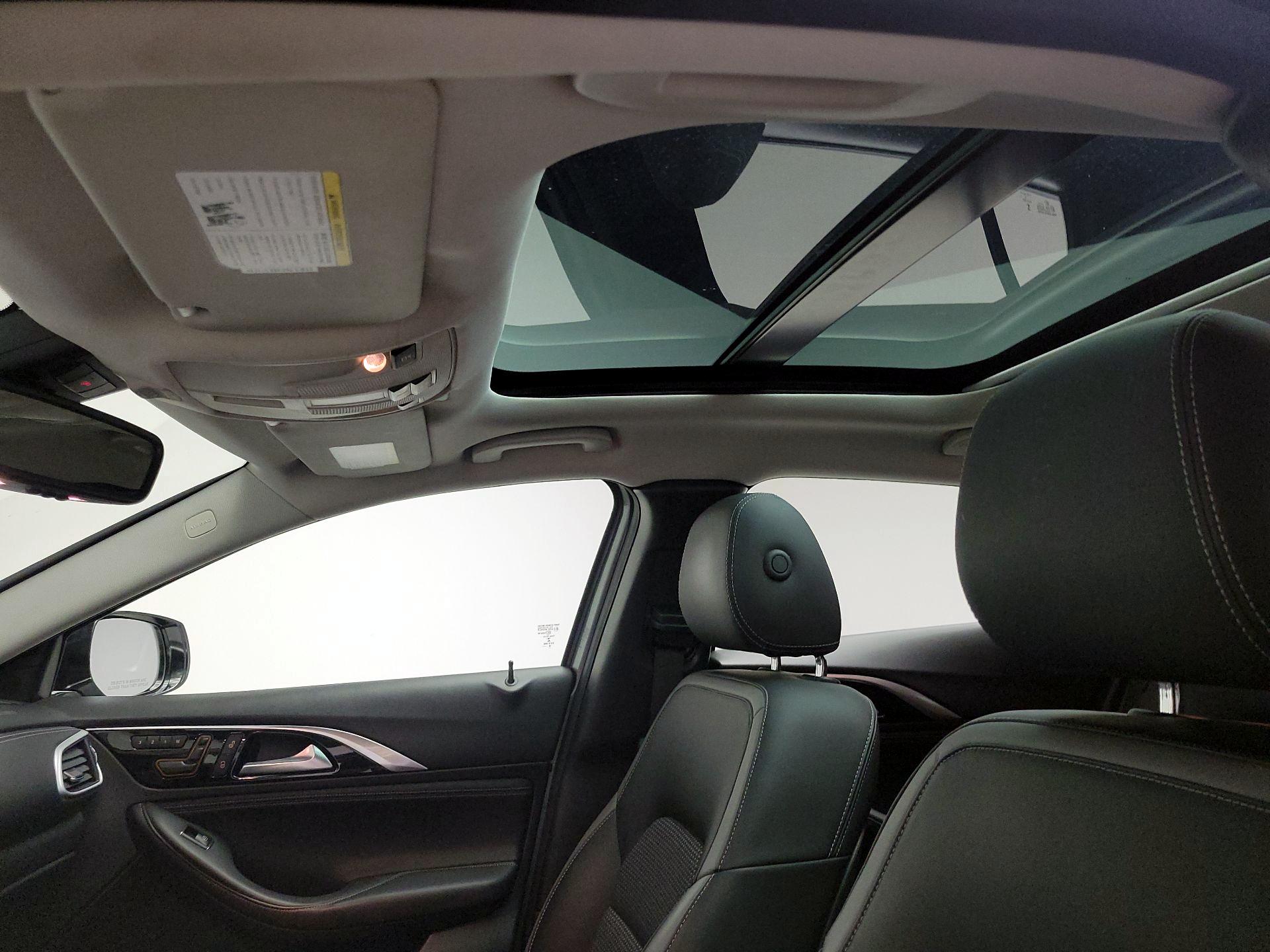 Thumbnail: 2019 INFINITI QX30 - 20