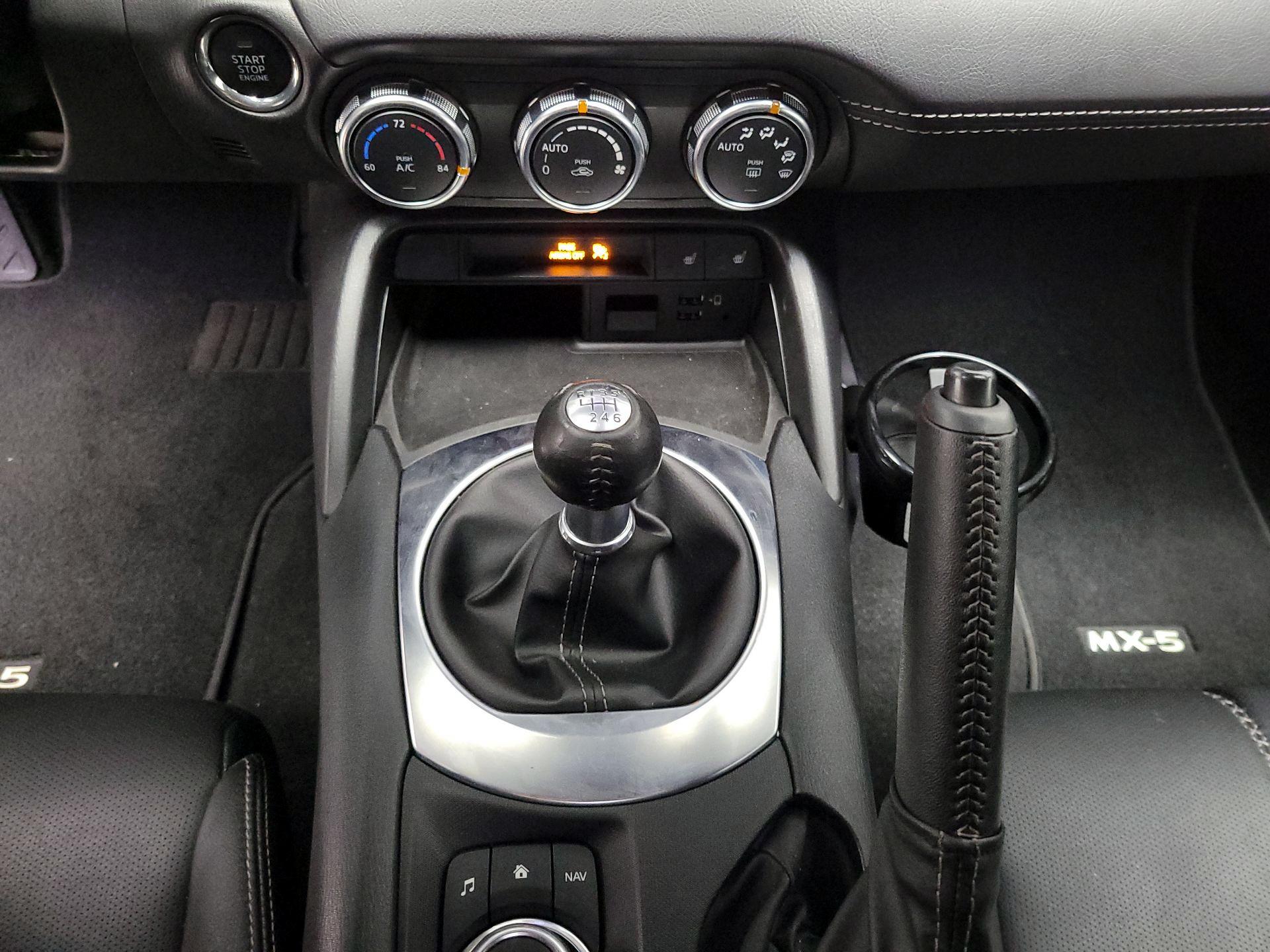 Thumbnail: 2021 Mazda MX-5 Miata - 18