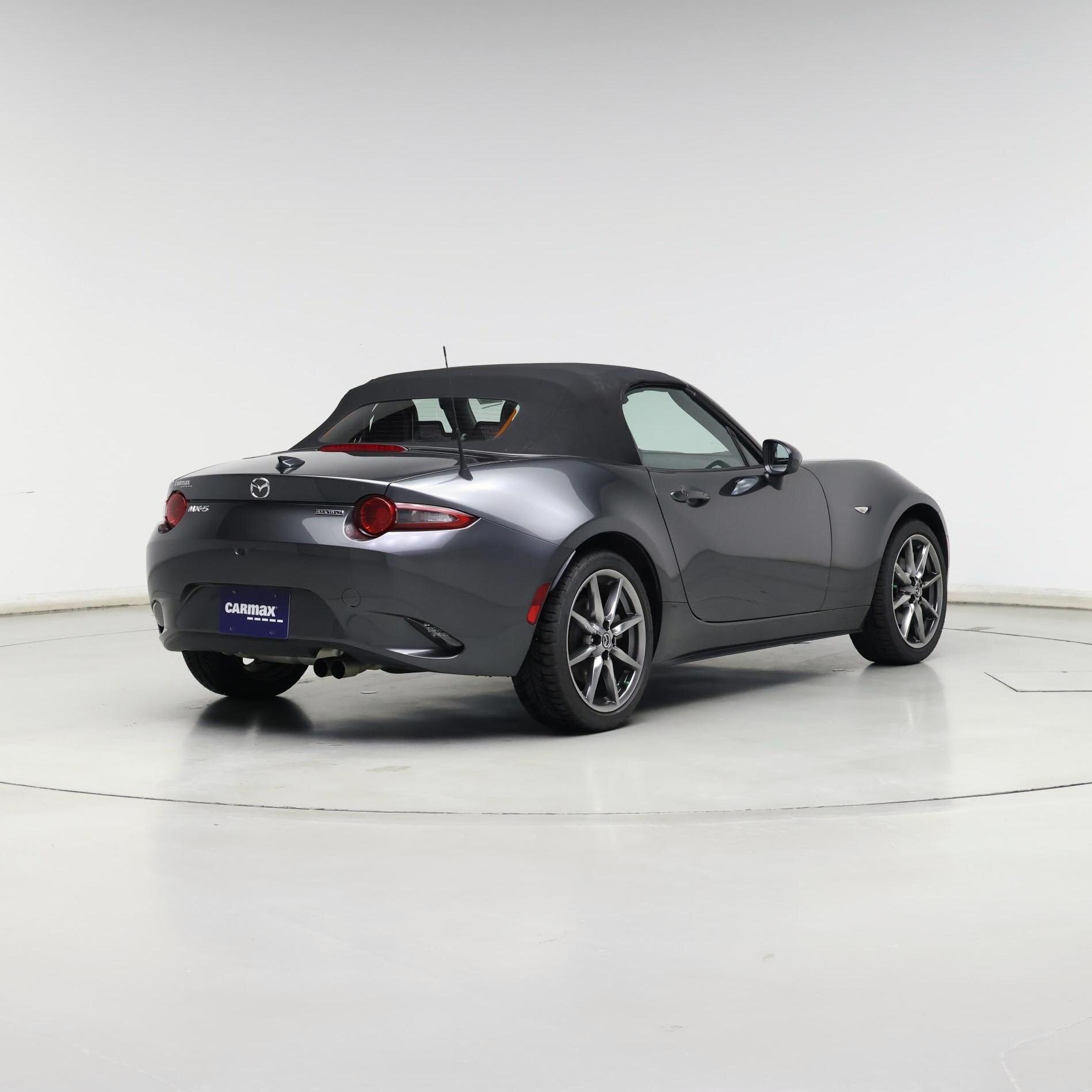 Thumbnail: 2021 Mazda MX-5 Miata - 8