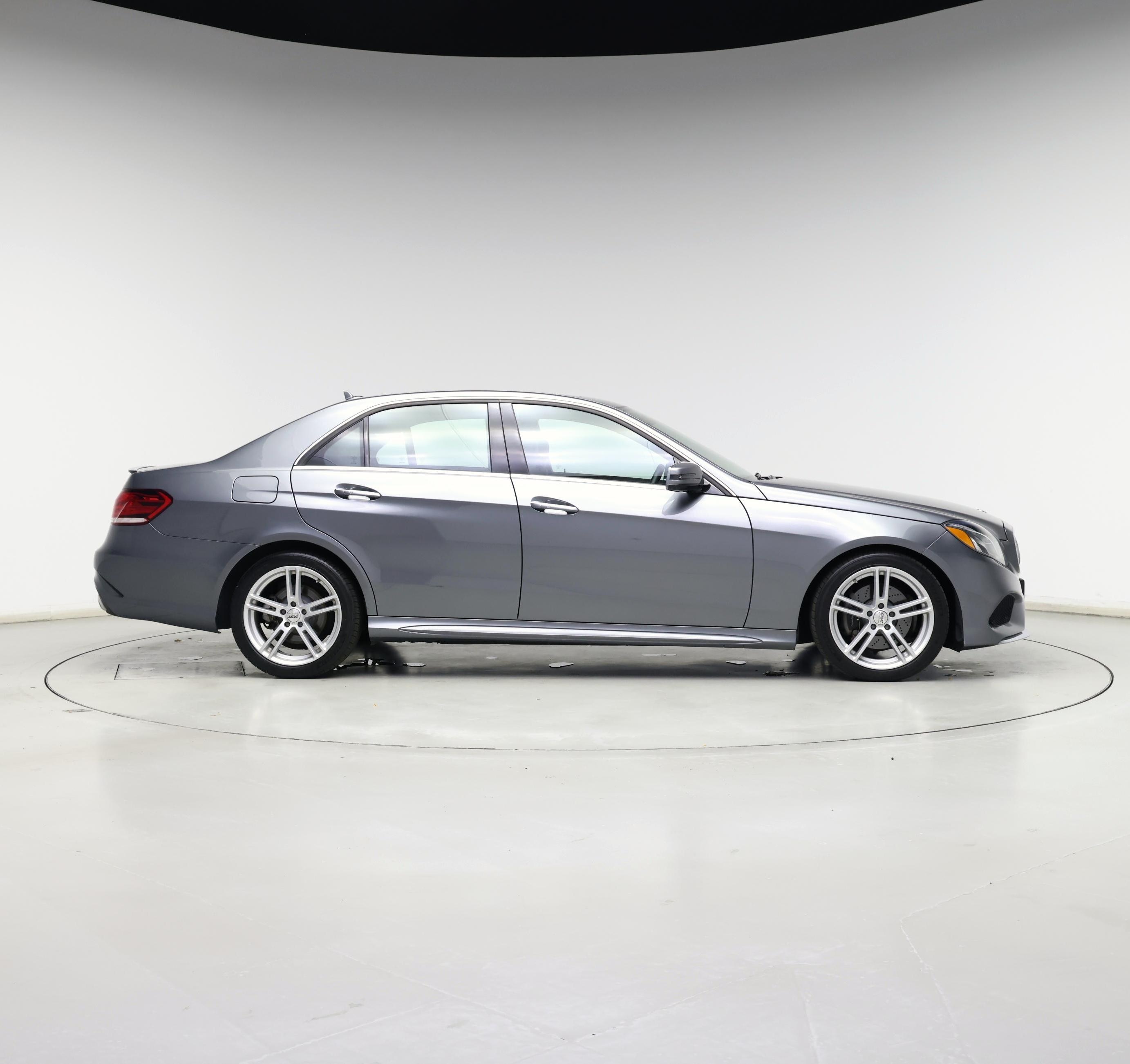 Thumbnail: 2016 Mercedes-Benz E-Class - 7