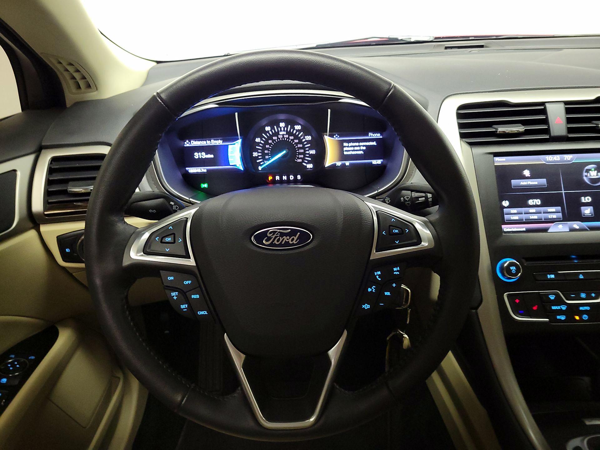 Thumbnail: 2016 Ford Fusion - 10