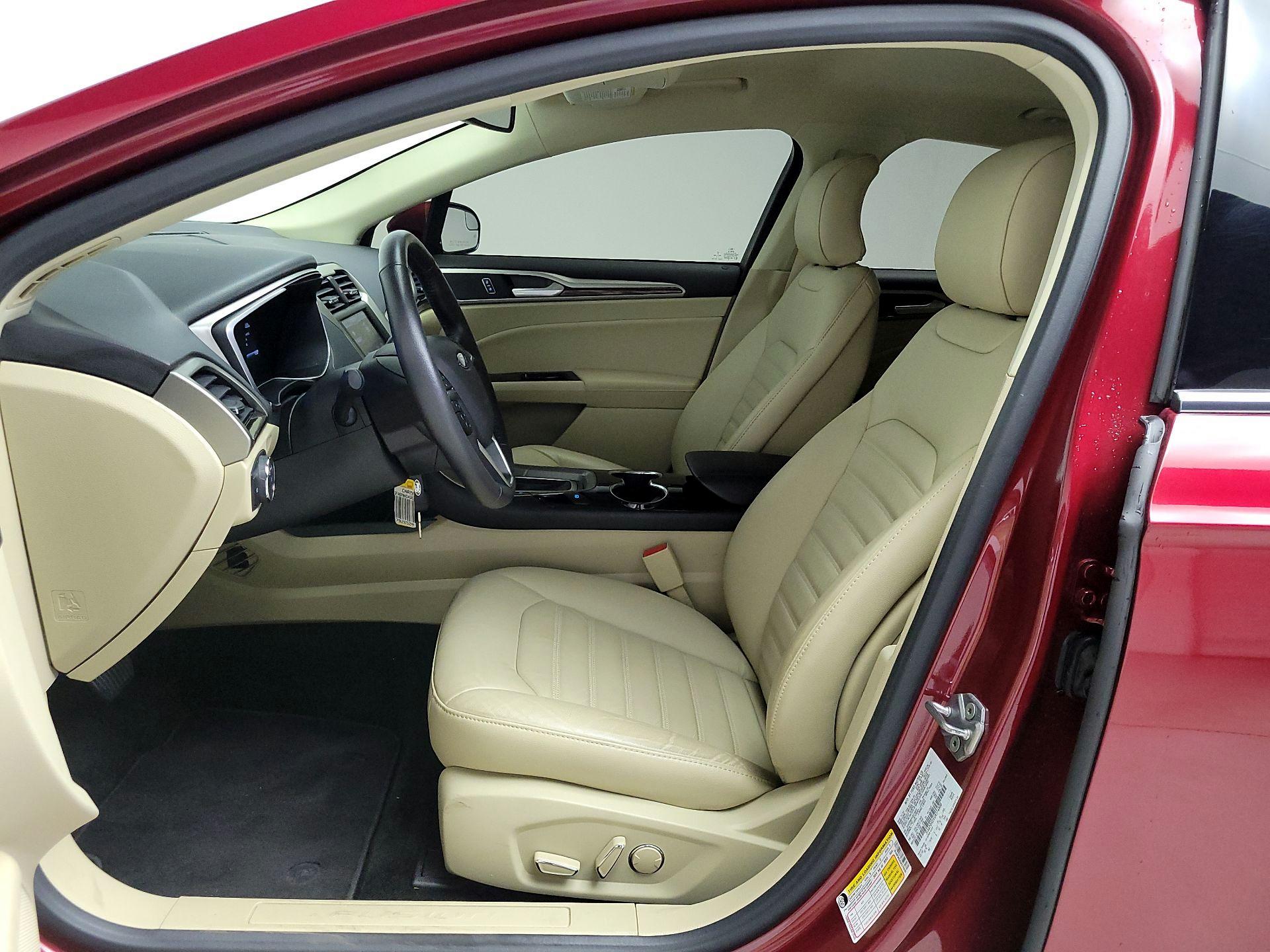 Thumbnail: 2016 Ford Fusion - 11