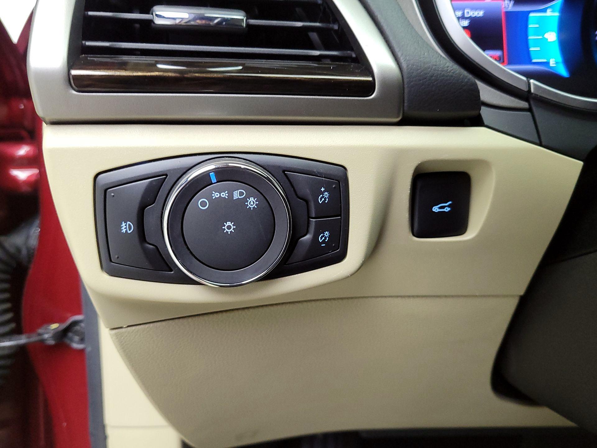 Thumbnail: 2016 Ford Fusion - 13