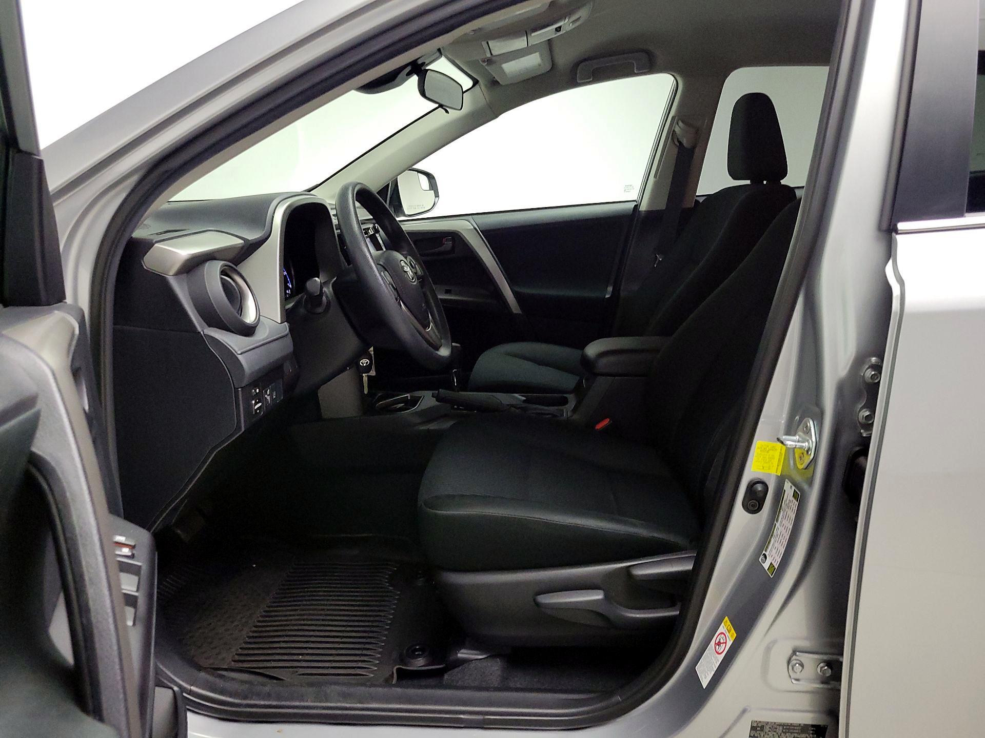 Thumbnail: 2018 Toyota RAV4 - 11