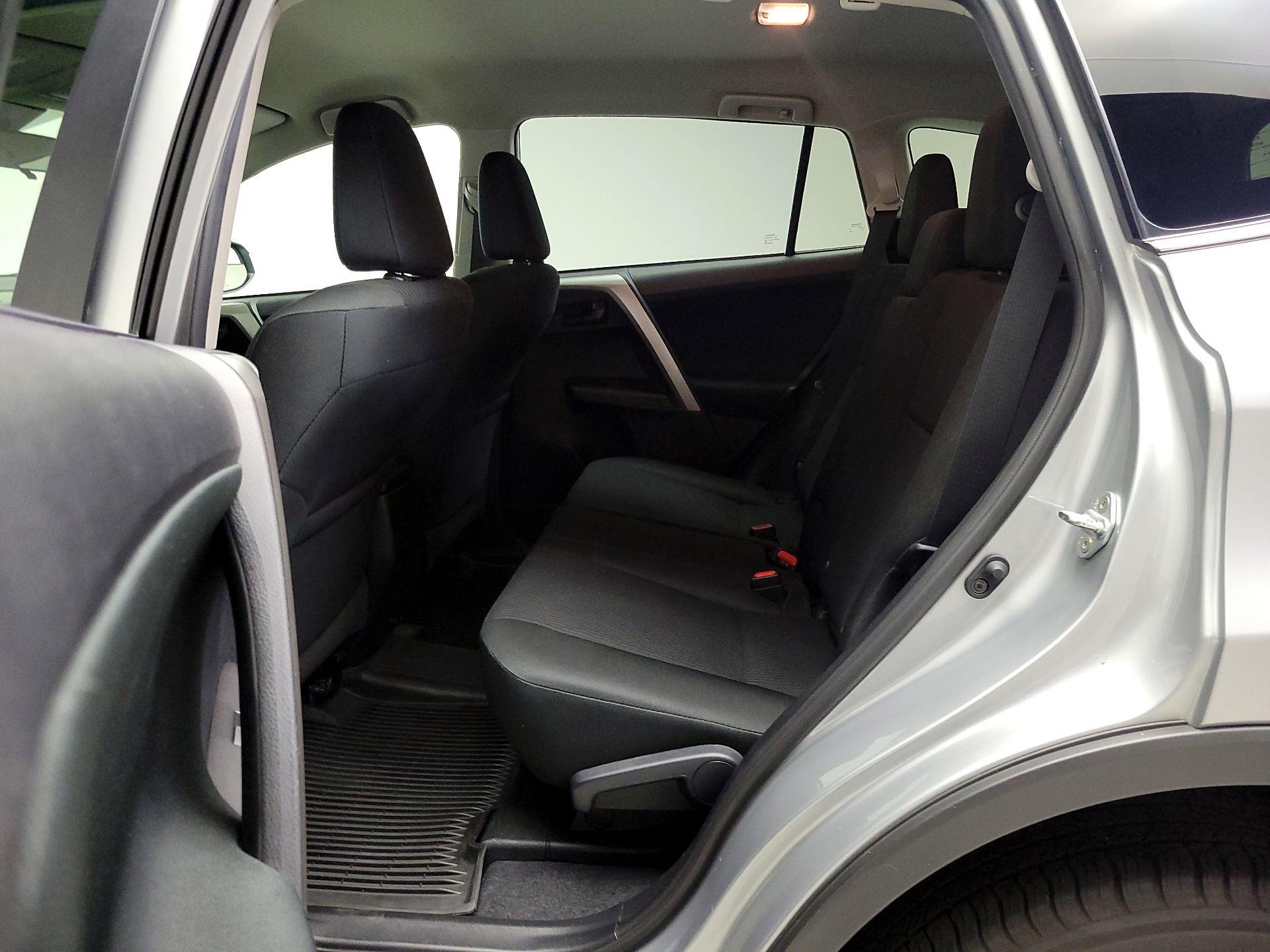 Thumbnail: 2018 Toyota RAV4 - 19