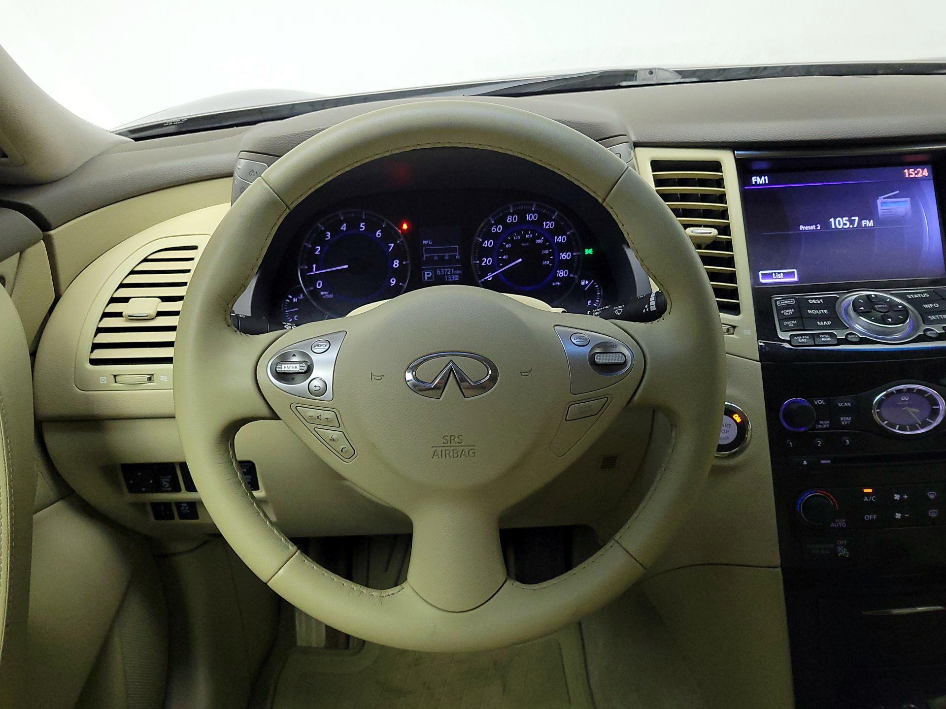Thumbnail: 2015 INFINITI QX70 - 10