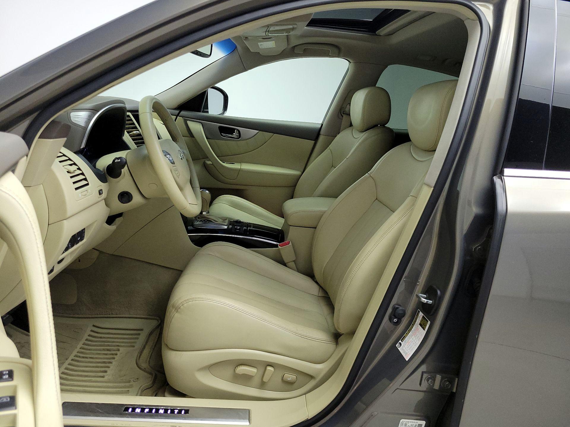 Thumbnail: 2015 INFINITI QX70 - 11