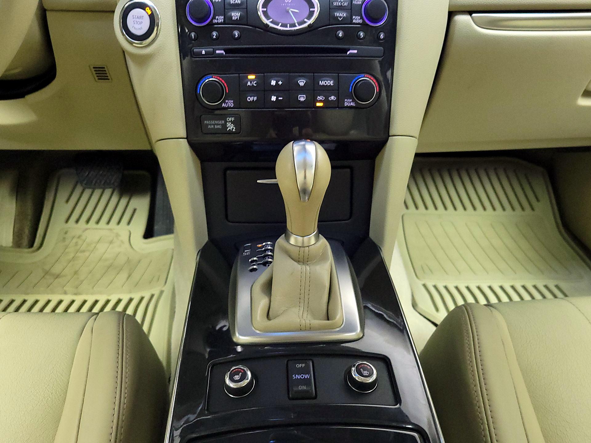 Thumbnail: 2015 INFINITI QX70 - 18