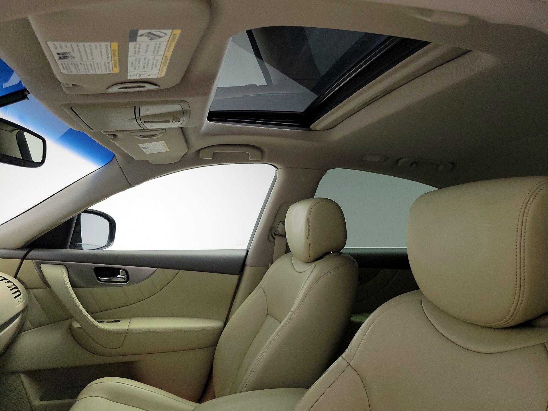 Thumbnail: 2015 INFINITI QX70 - 20