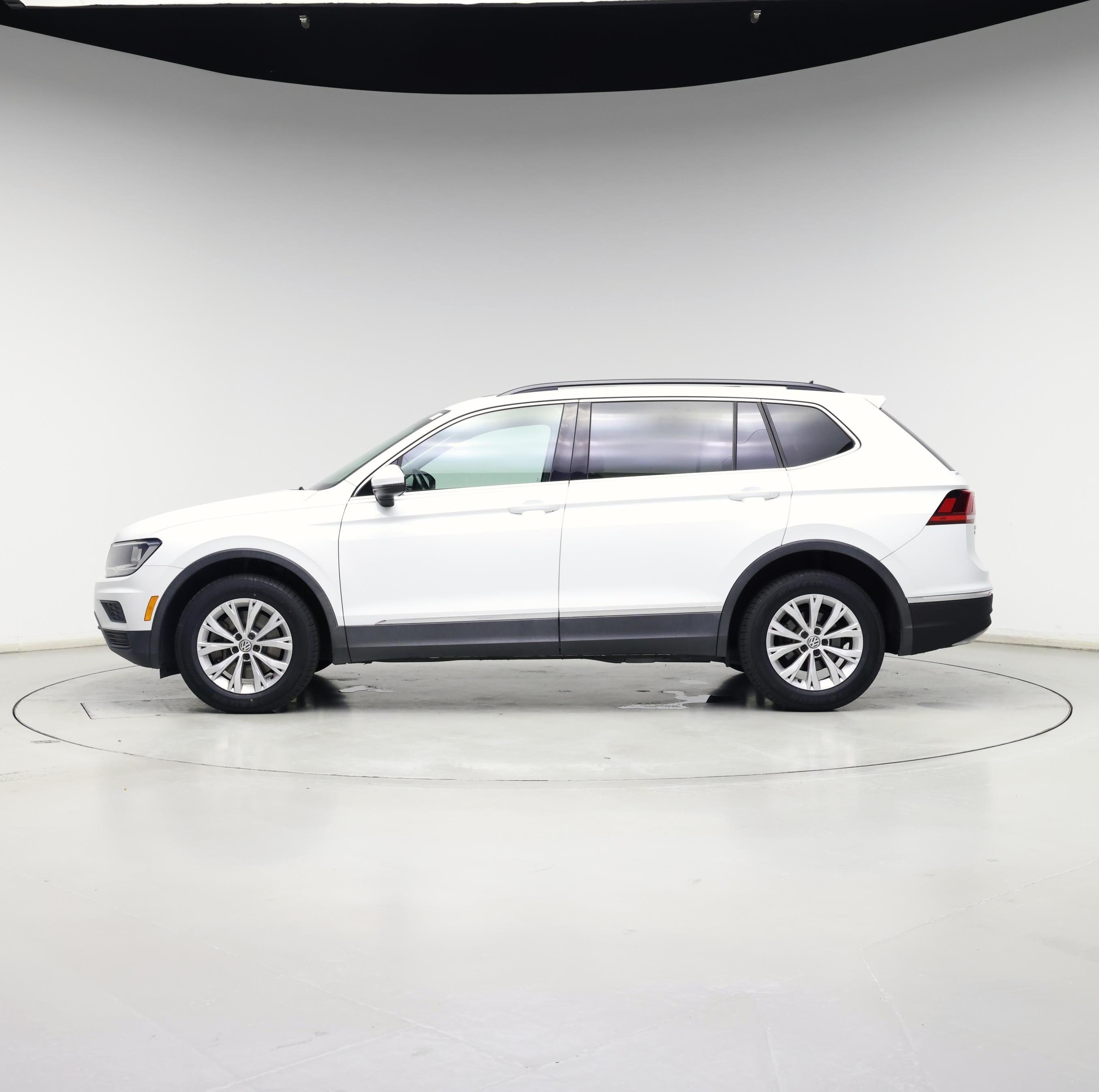 Thumbnail: 2018 Volkswagen Tiguan - 3