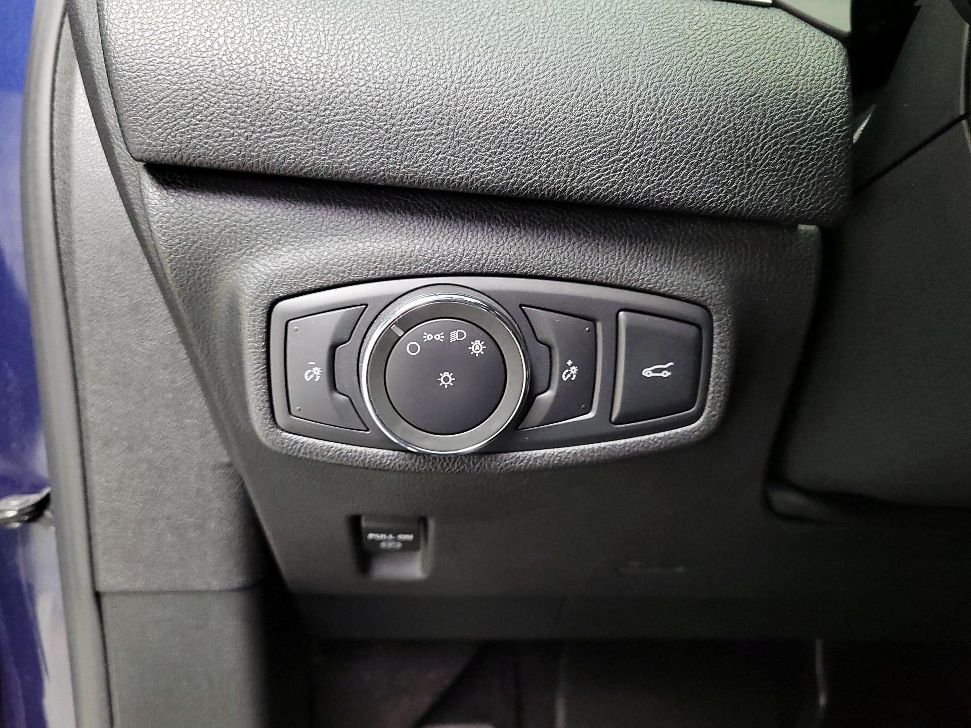 Thumbnail: 2017 Lincoln MKC - 13