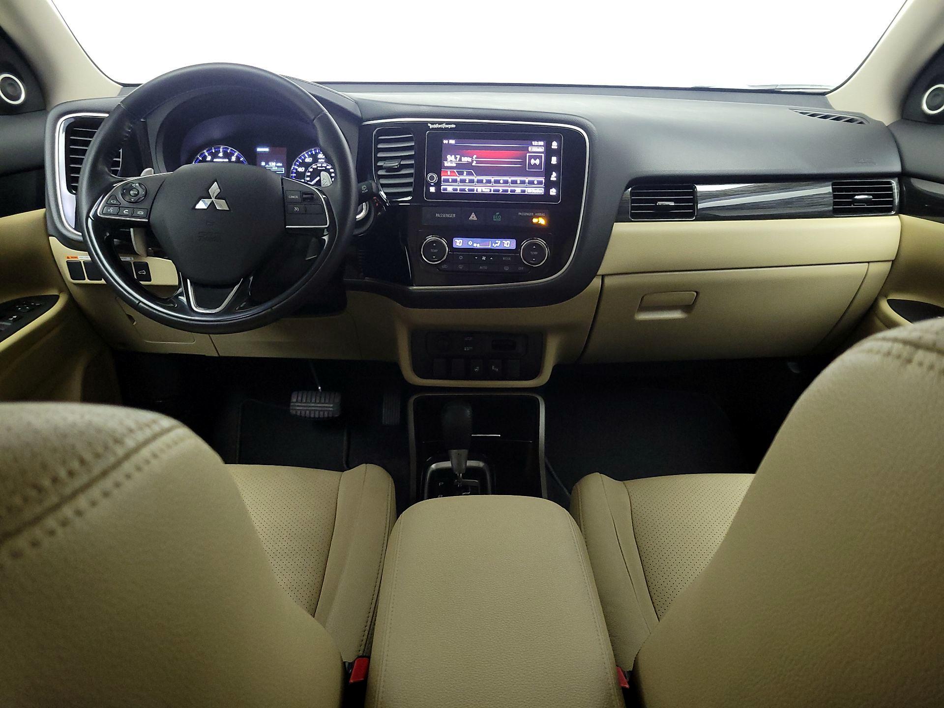 Thumbnail: 2018 Mitsubishi Outlander - 9