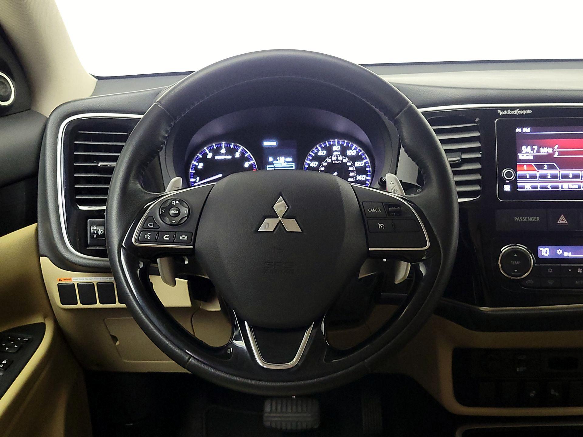 Thumbnail: 2018 Mitsubishi Outlander - 10