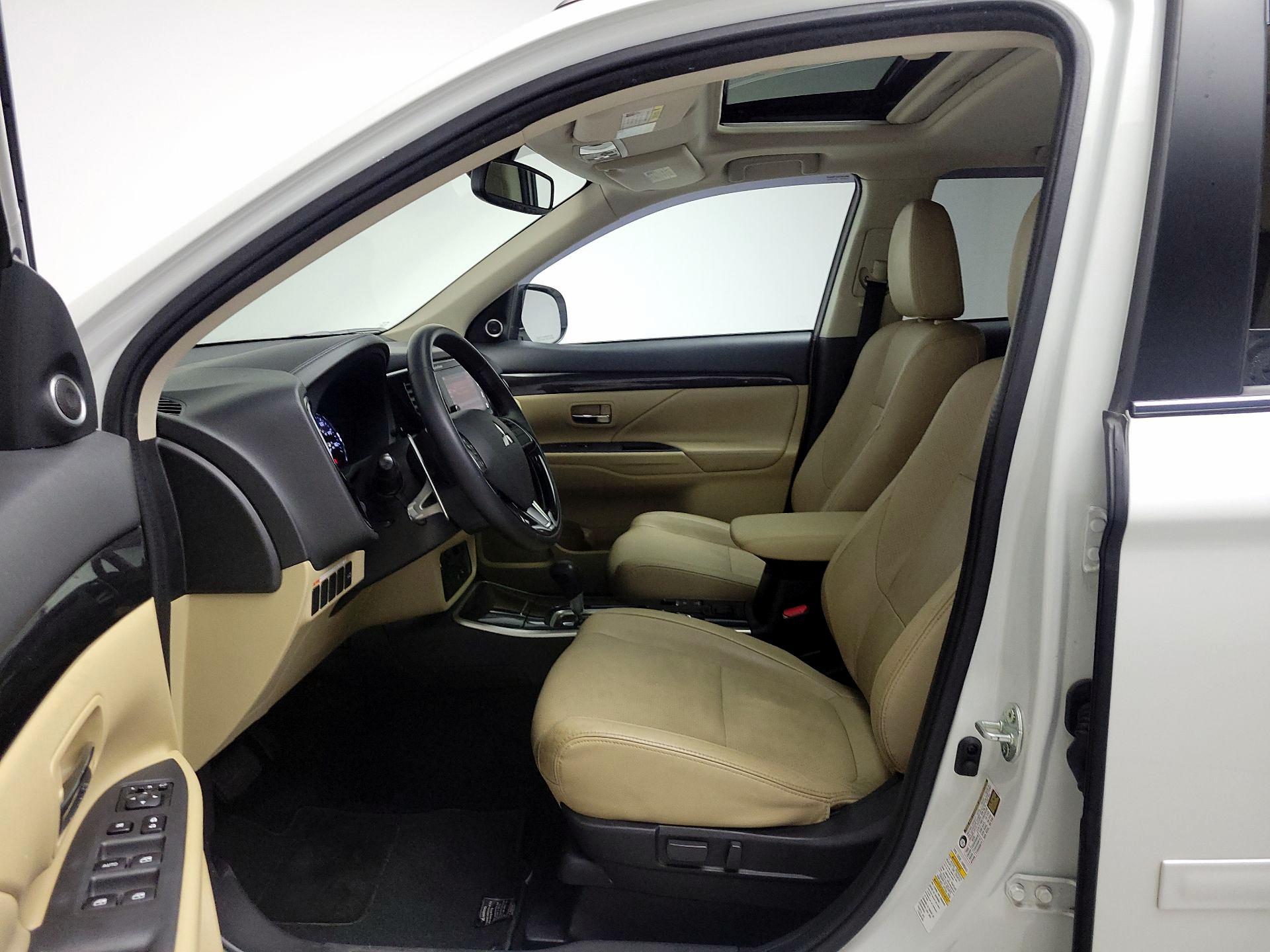 Thumbnail: 2018 Mitsubishi Outlander - 11