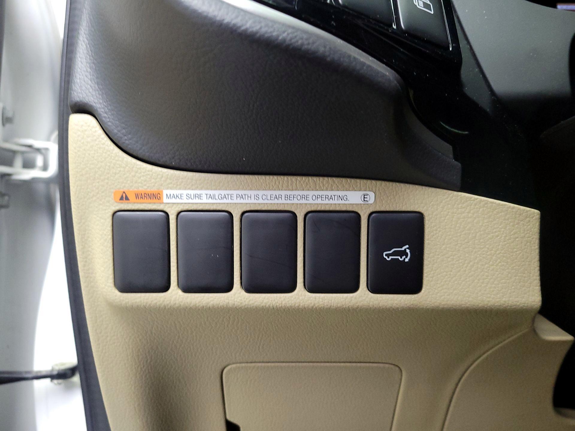Thumbnail: 2018 Mitsubishi Outlander - 13