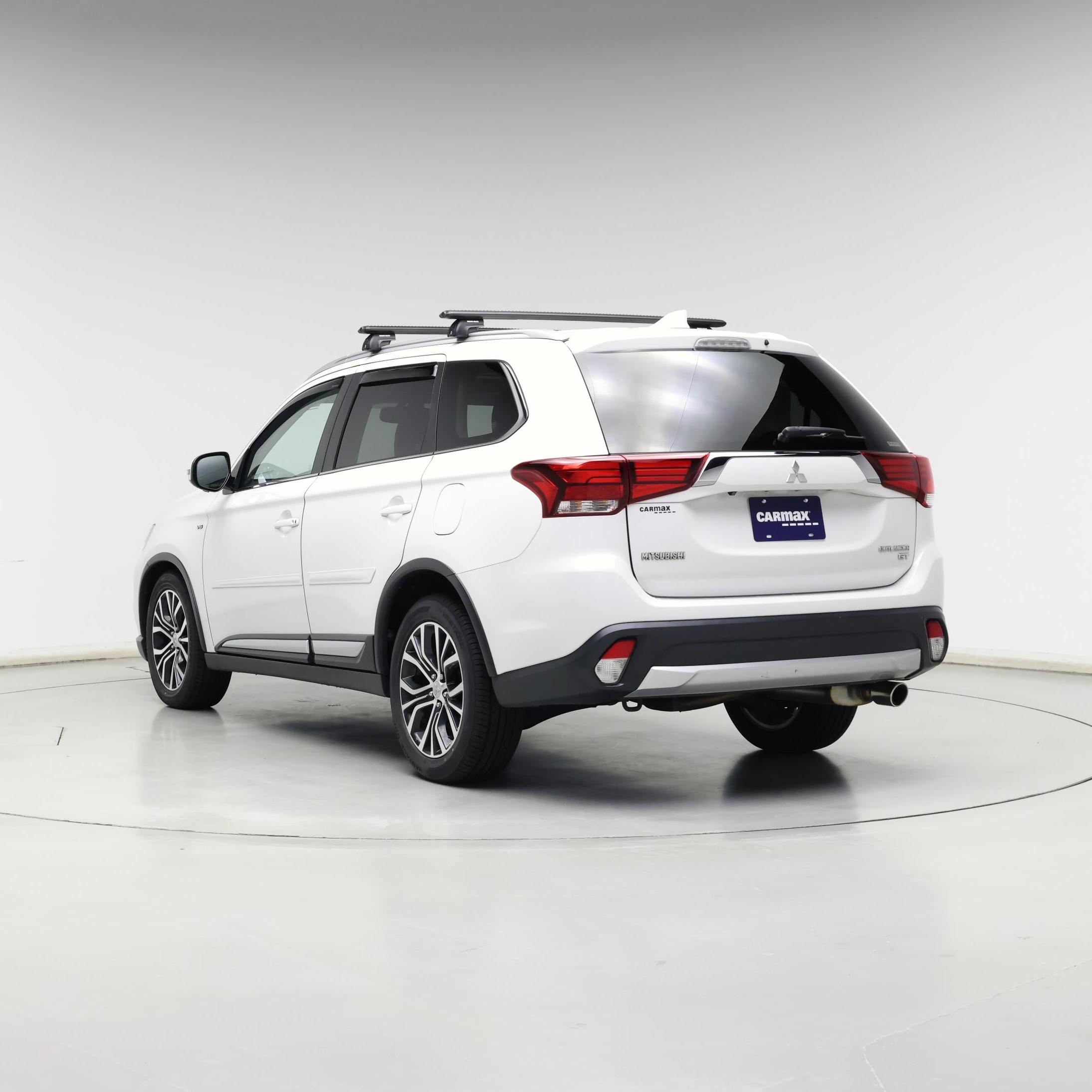 Thumbnail: 2018 Mitsubishi Outlander - 2
