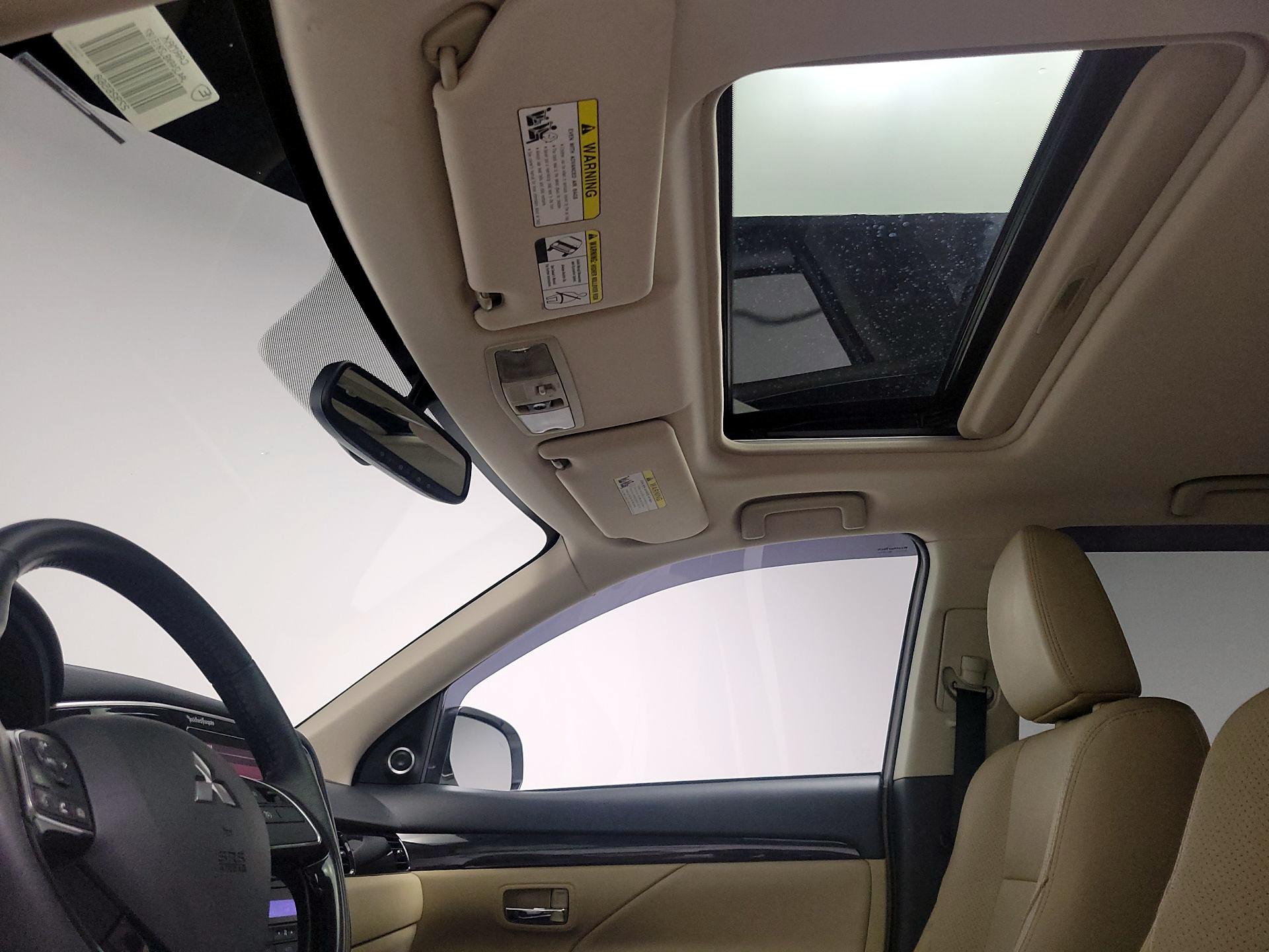 Thumbnail: 2018 Mitsubishi Outlander - 19