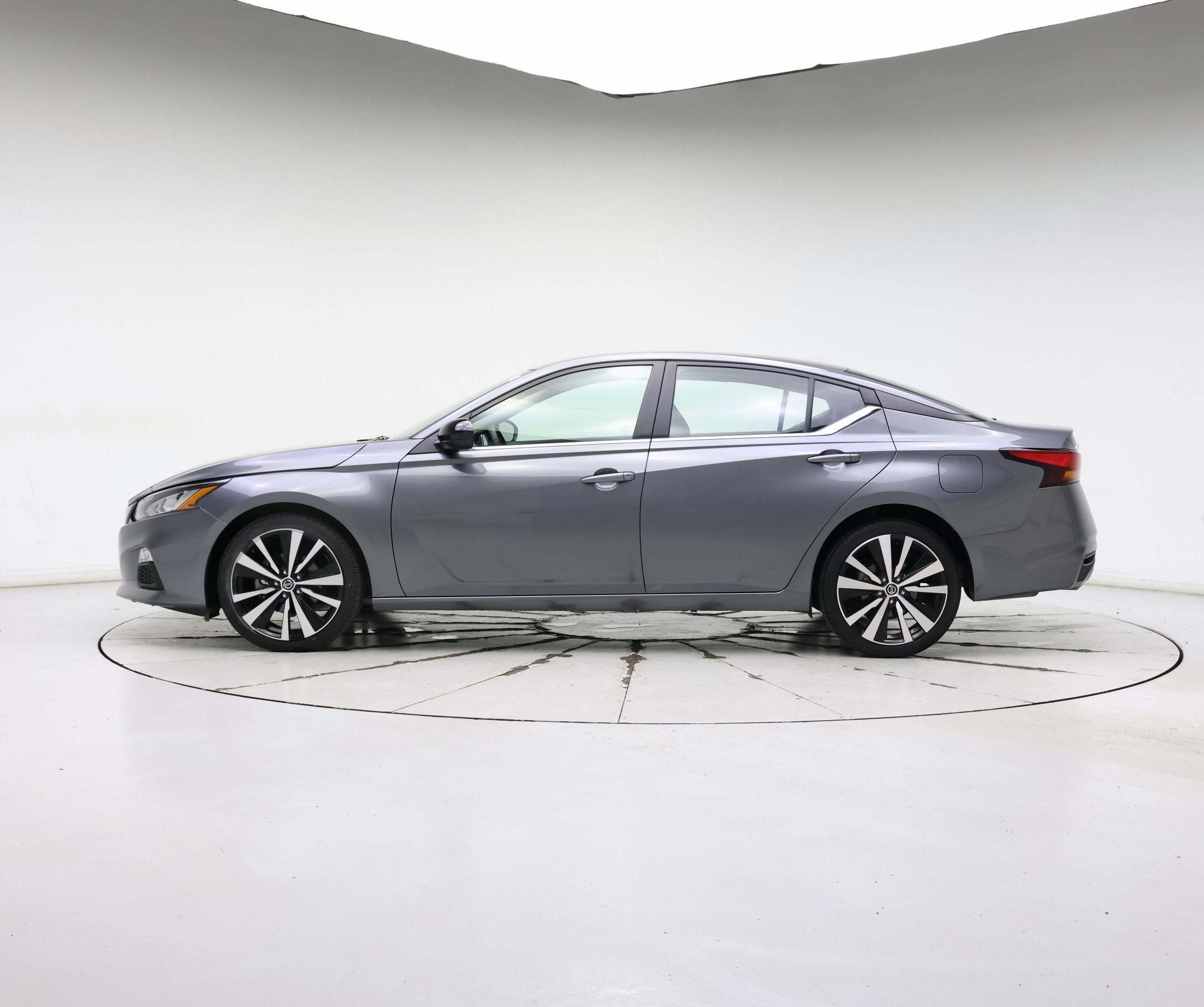 Thumbnail: 2020 Nissan Altima - 3