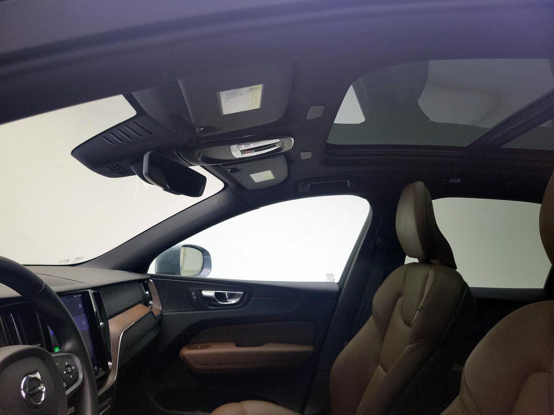 Thumbnail: 2022 Volvo XC60 - 20