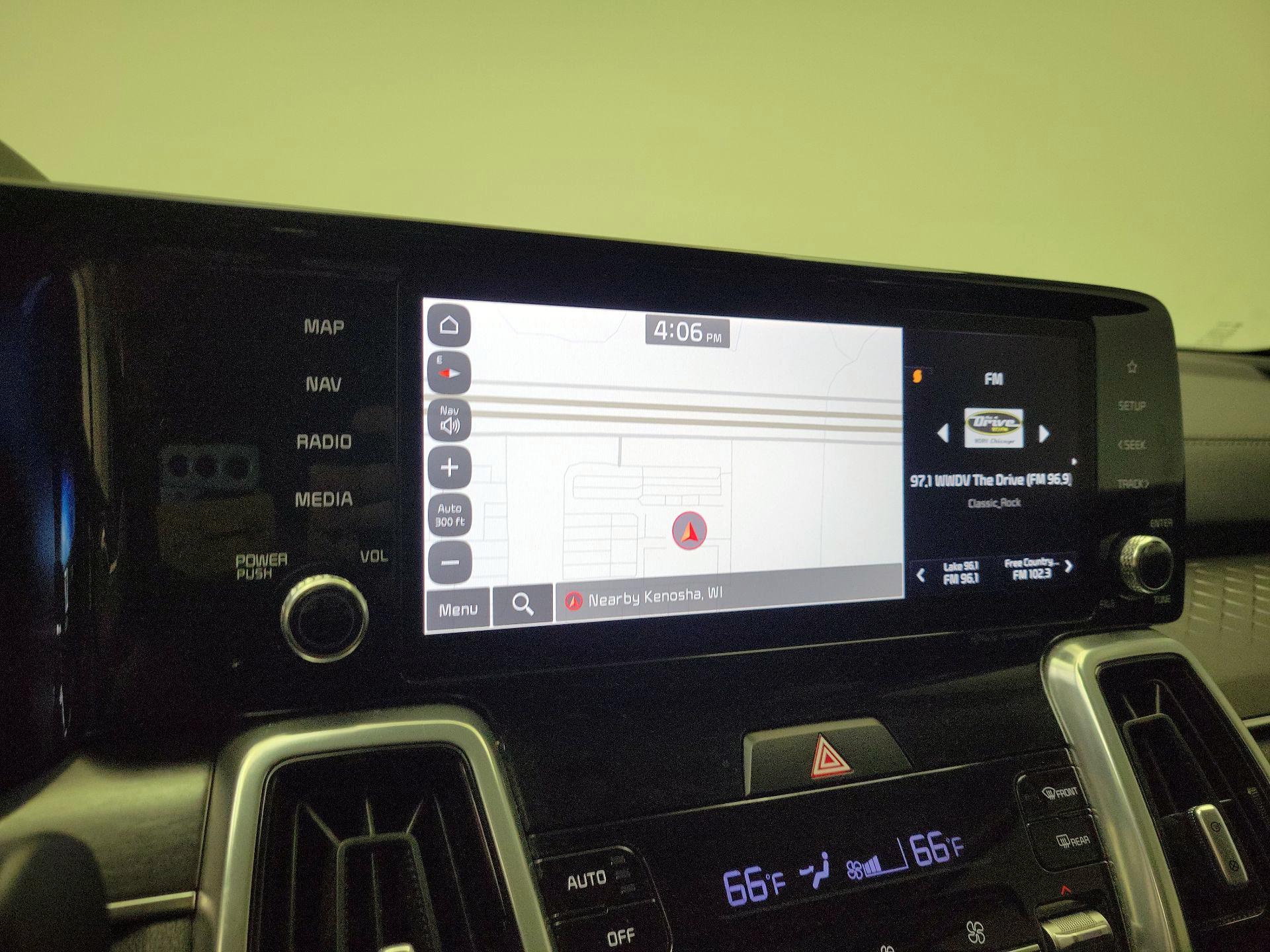Thumbnail: 2023 Kia Sorento - 14