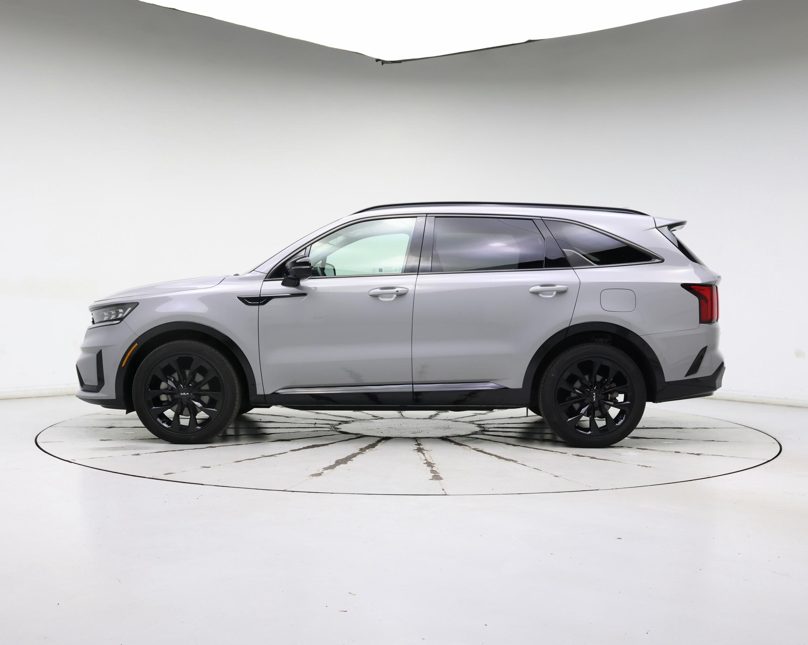 Thumbnail: 2023 Kia Sorento - 3