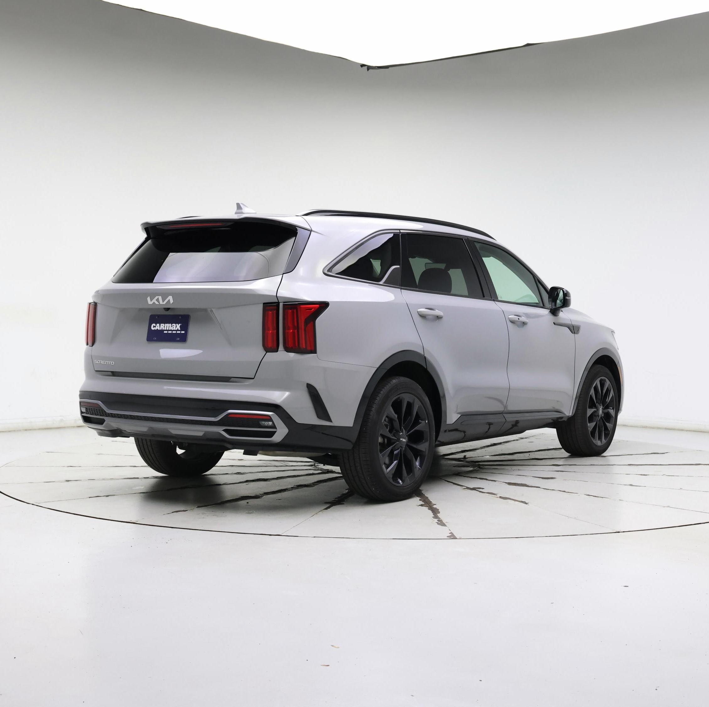 Thumbnail: 2023 Kia Sorento - 8