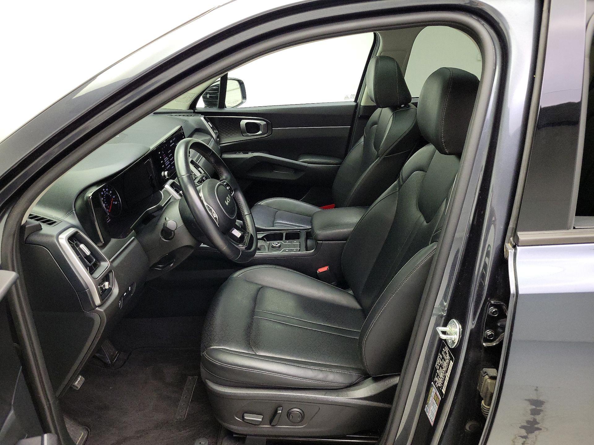 Thumbnail: 2023 Kia Sorento - 11