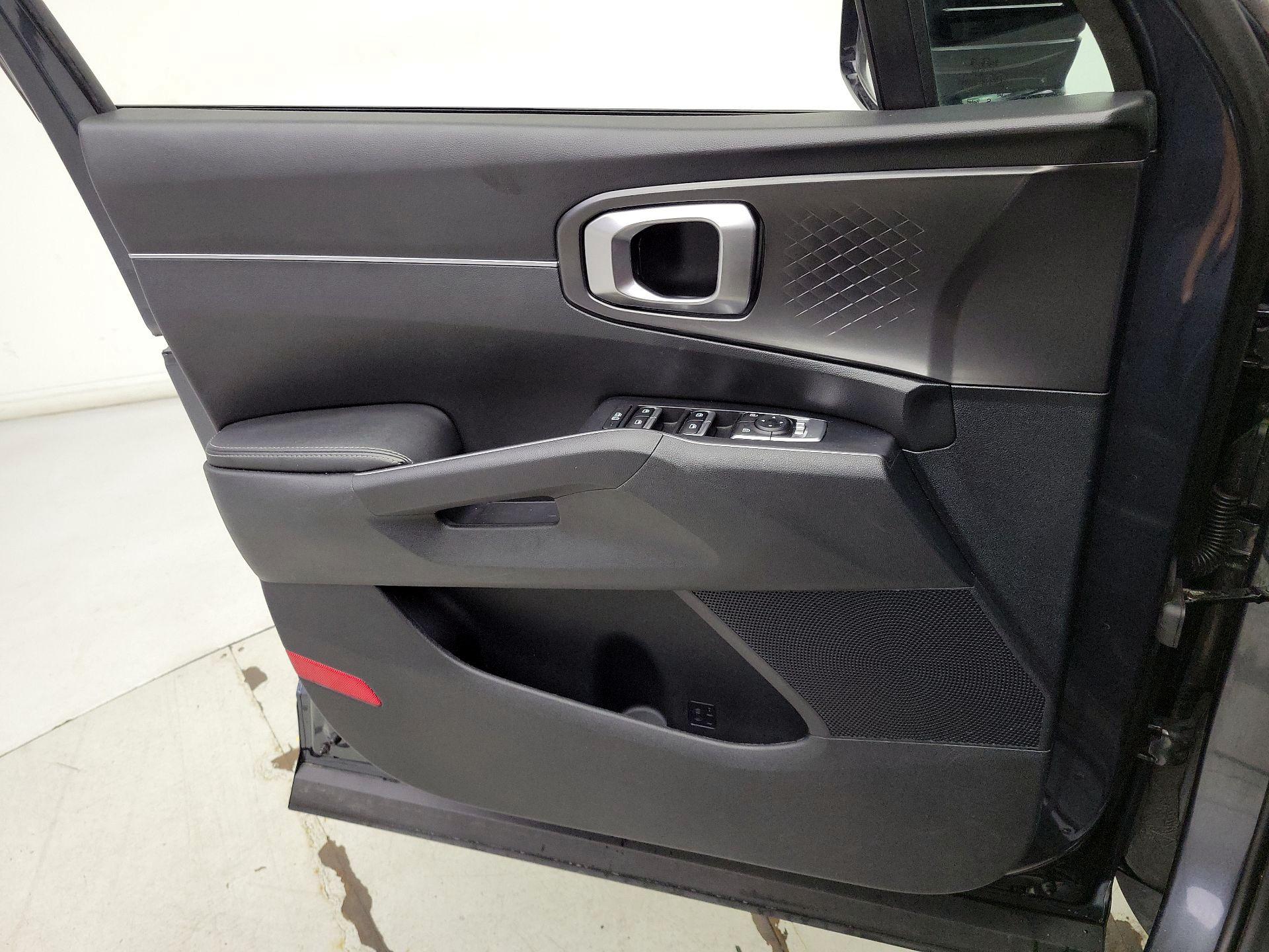 Thumbnail: 2023 Kia Sorento - 12