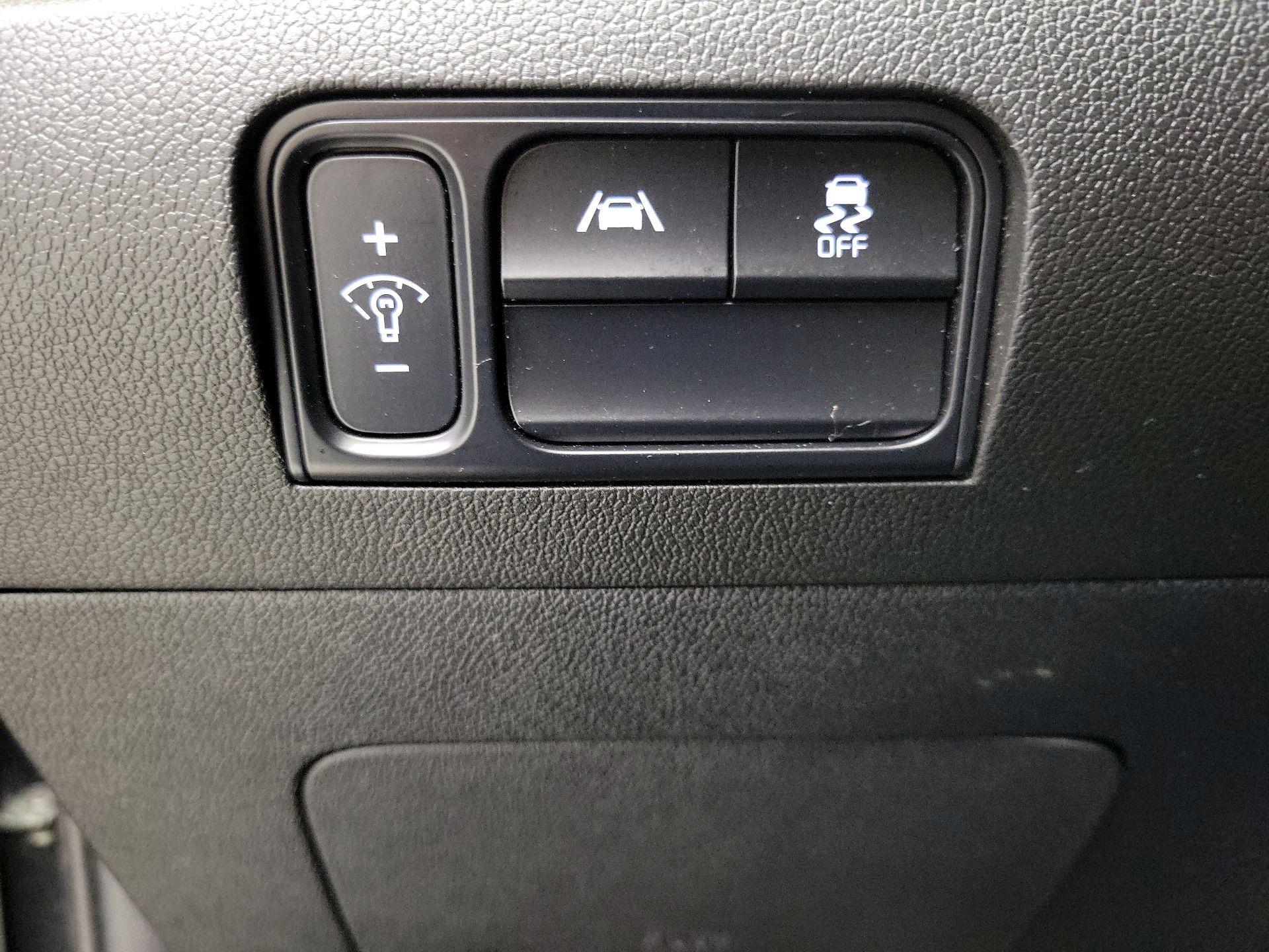 Thumbnail: 2023 Kia Sorento - 13