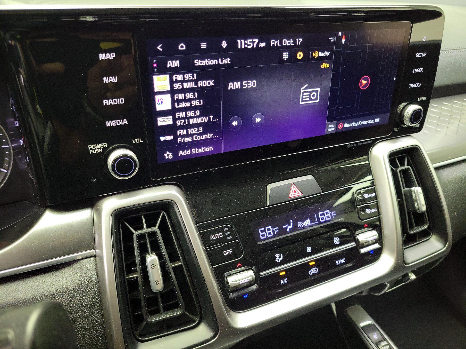 Thumbnail: 2023 Kia Sorento - 16