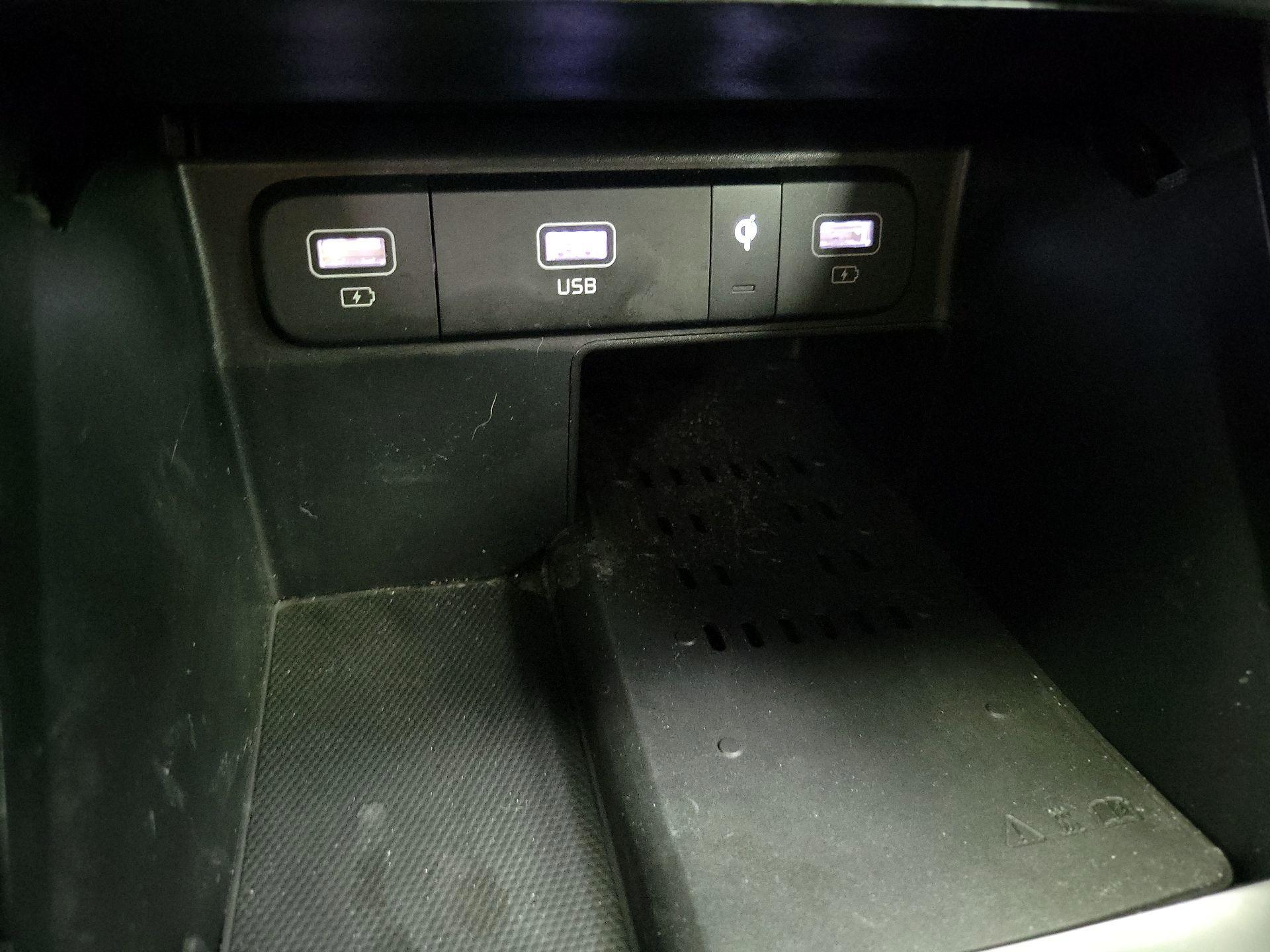 Thumbnail: 2023 Kia Sorento - 19