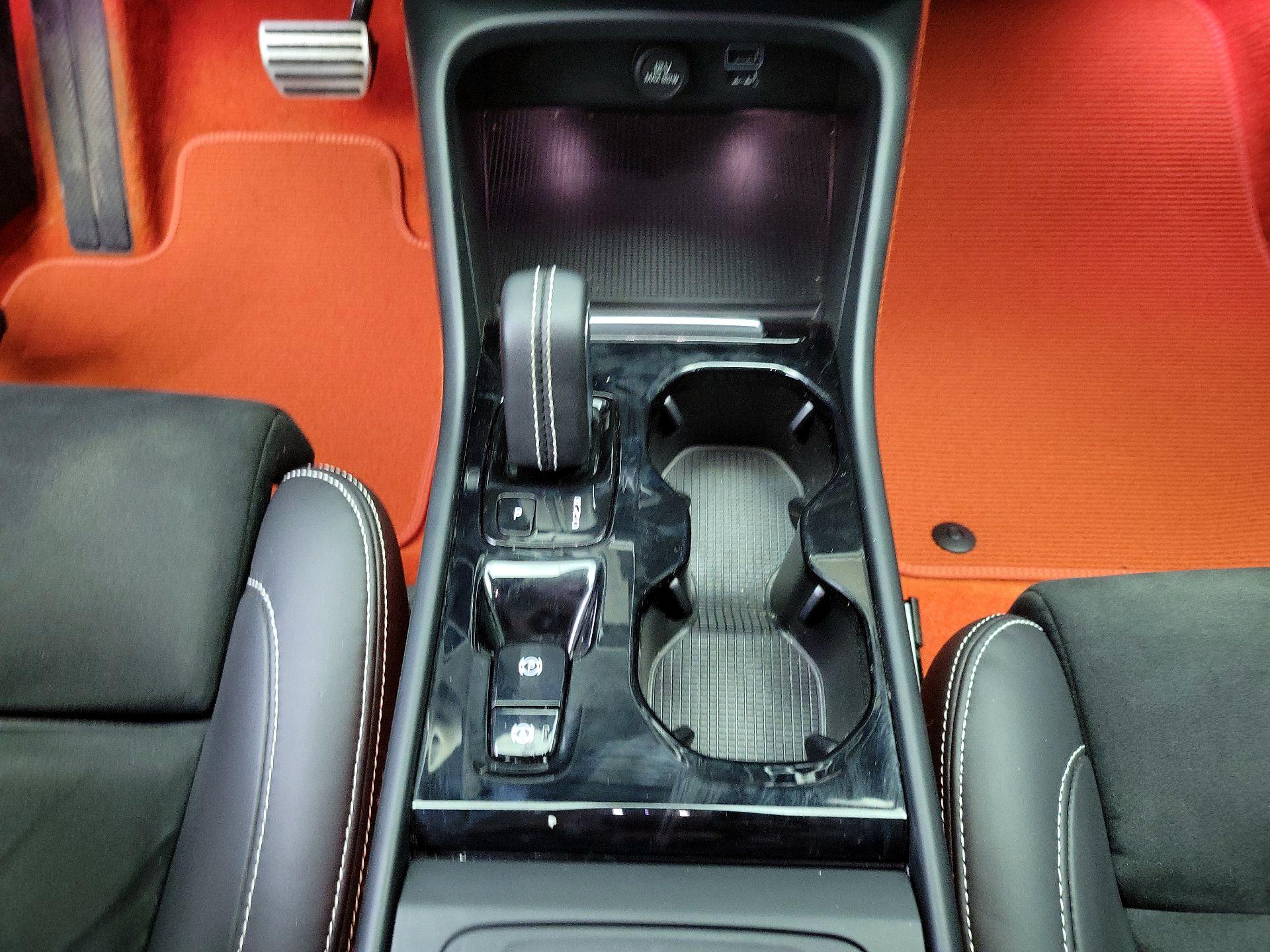 Thumbnail: 2021 Volvo XC40 - 18