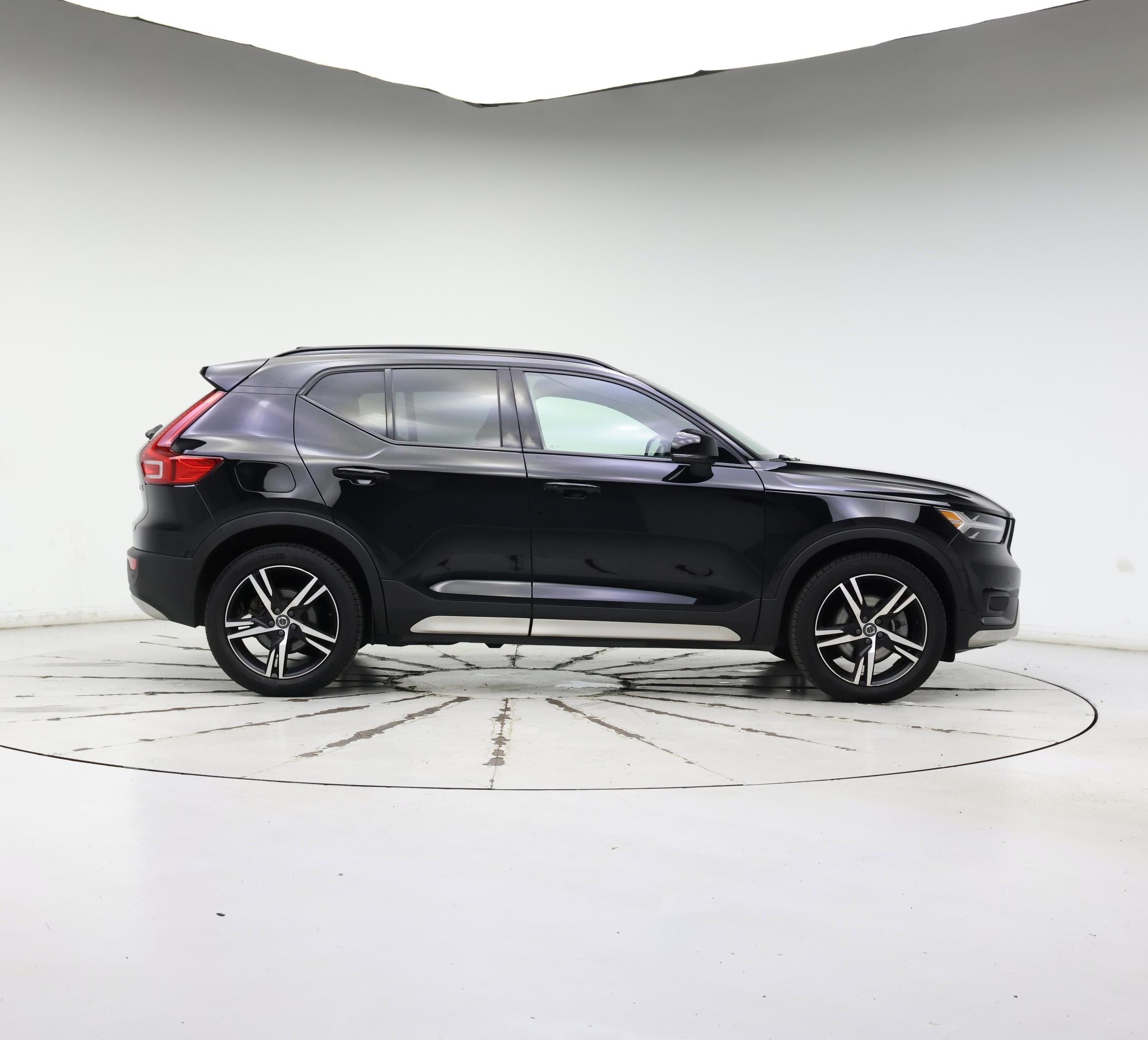 Thumbnail: 2021 Volvo XC40 - 7