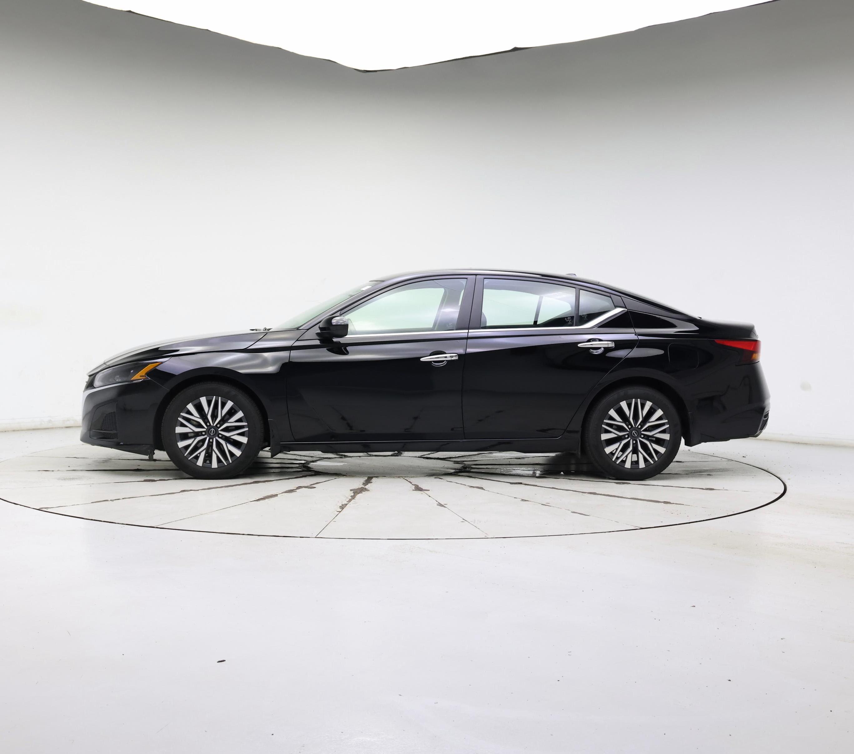 Thumbnail: 2024 Nissan Altima - 3