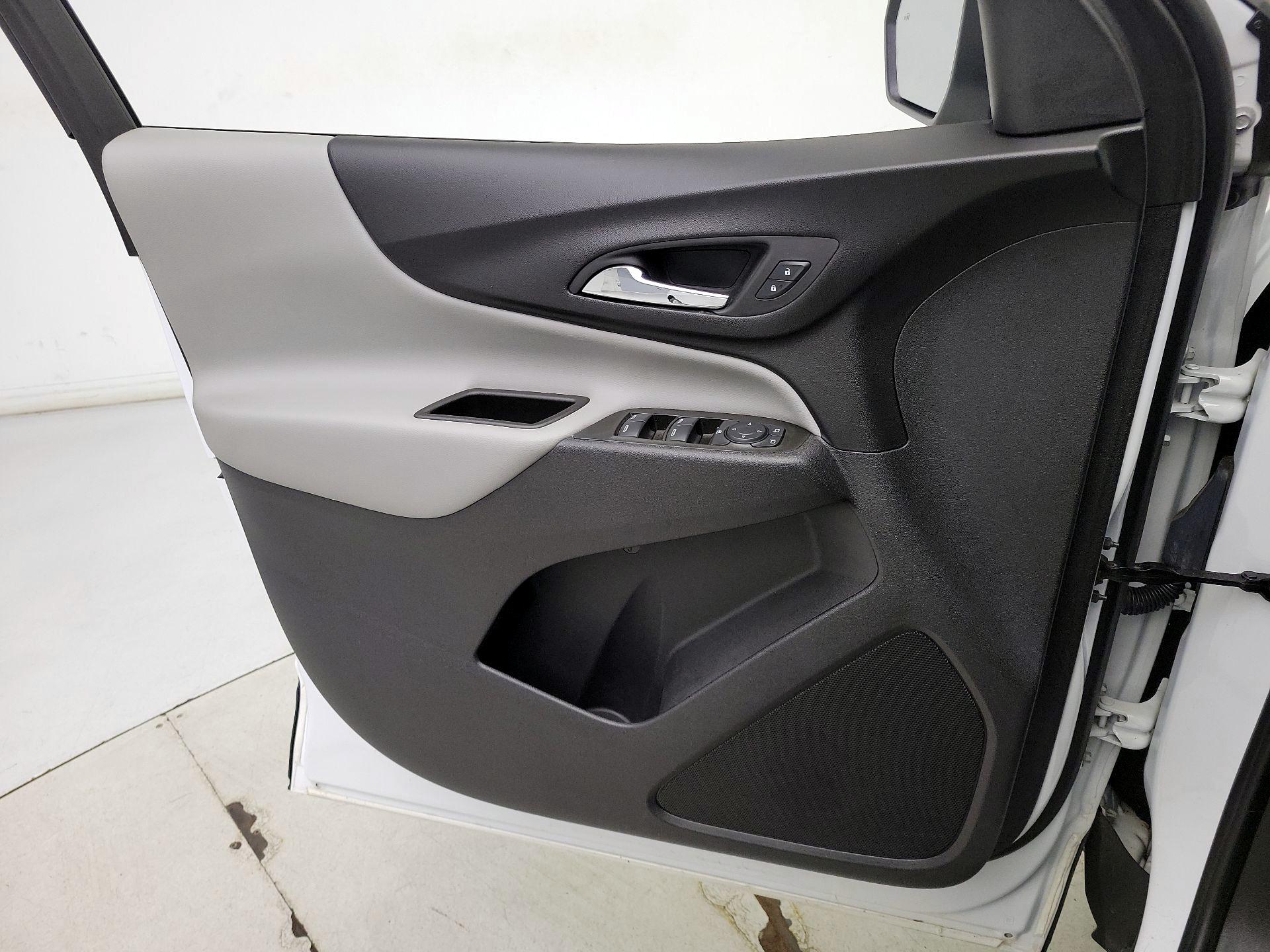 Thumbnail: 2022 Chevrolet Equinox - 12