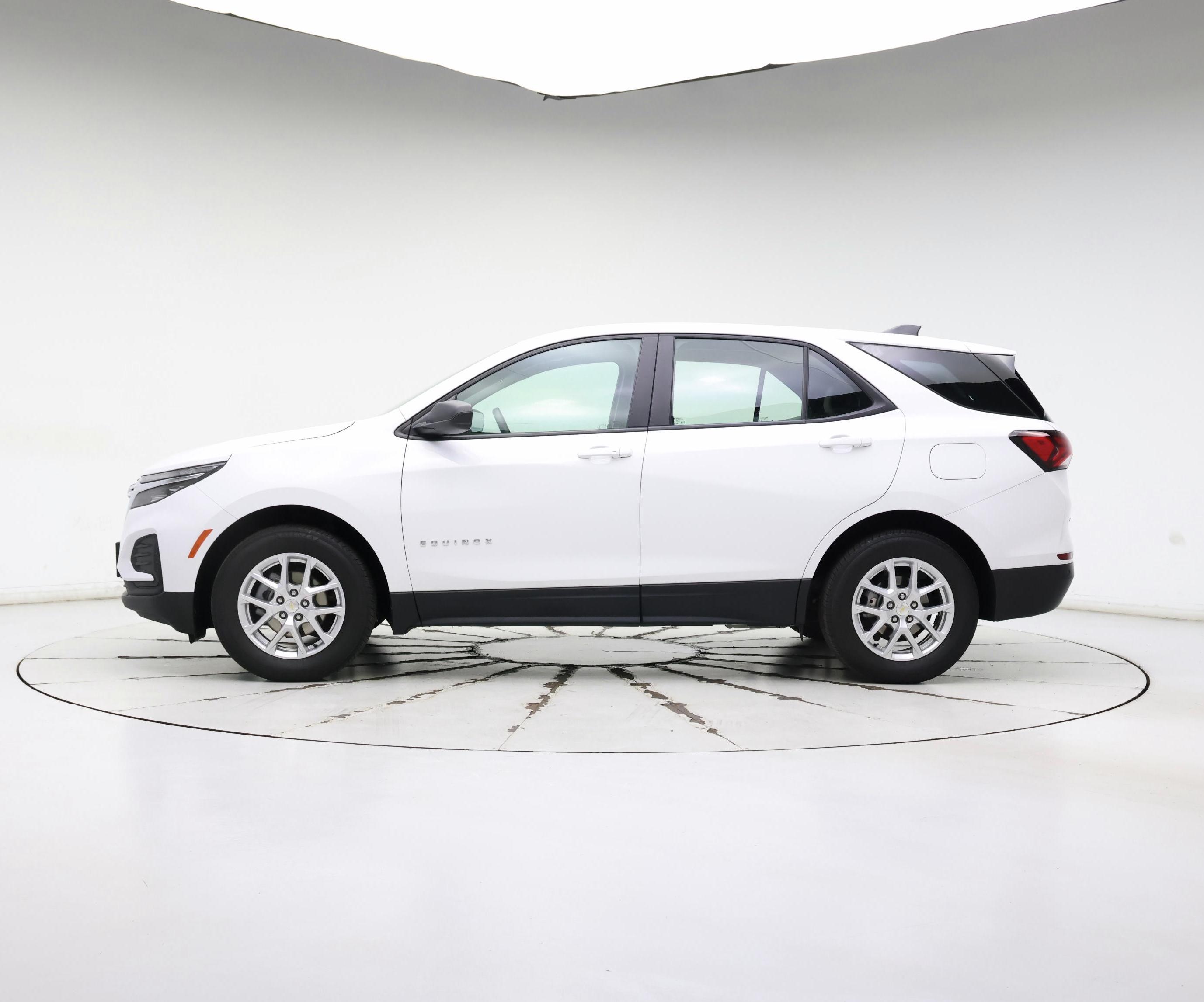 Thumbnail: 2022 Chevrolet Equinox - 3