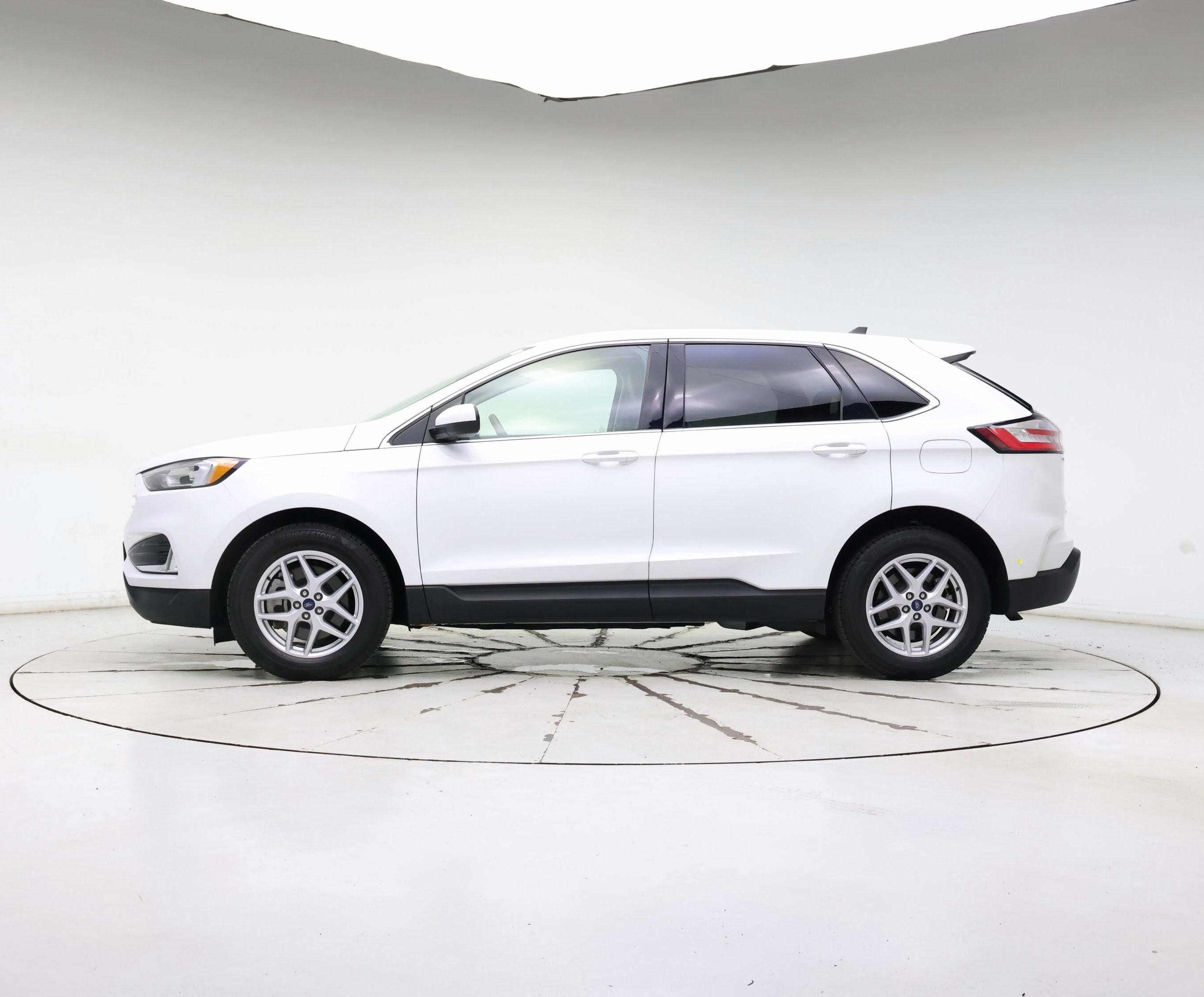 Thumbnail: 2021 Ford Edge - 3