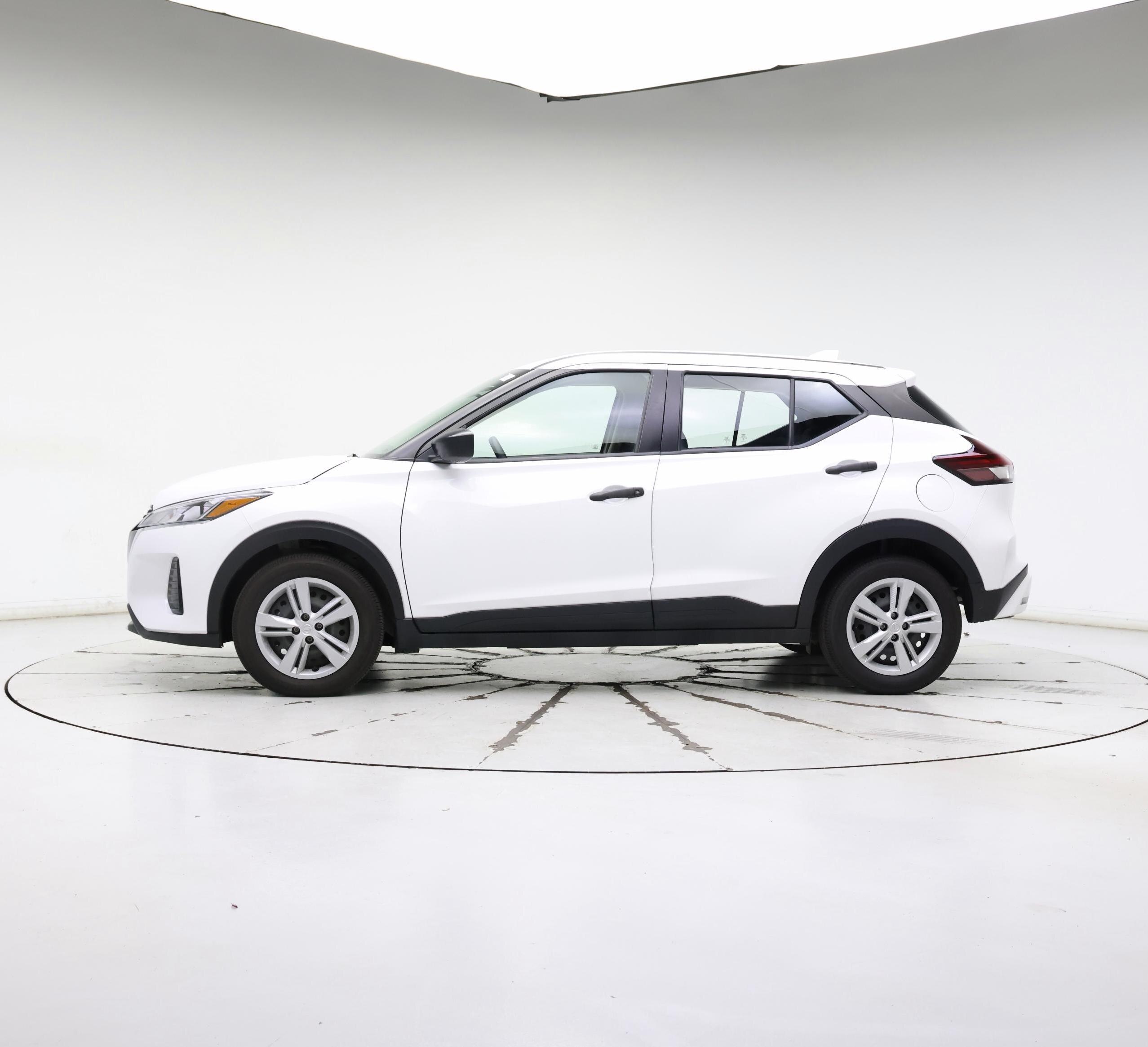 Thumbnail: 2023 Nissan Kicks - 3