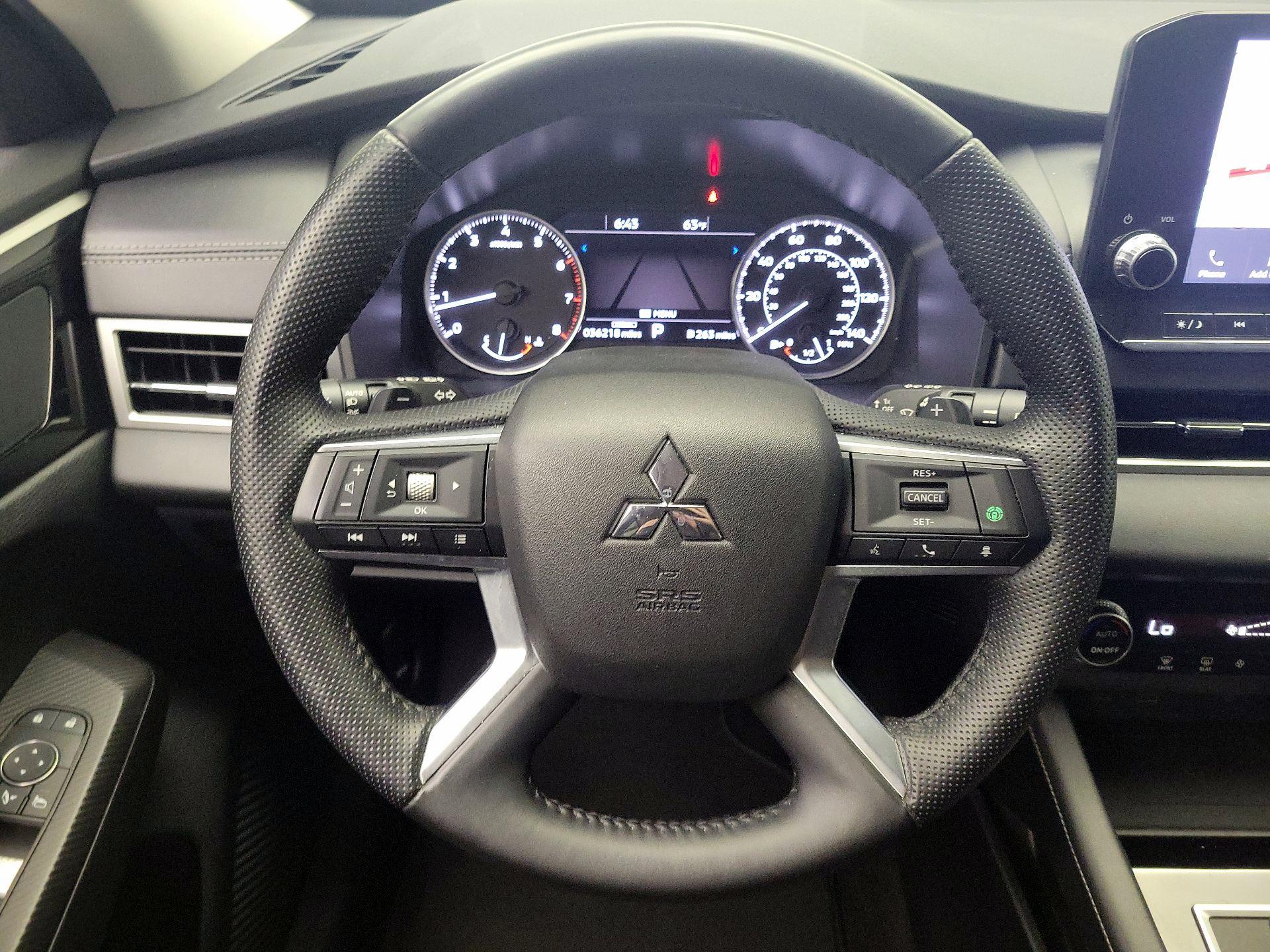 Thumbnail: 2024 Mitsubishi Outlander - 10