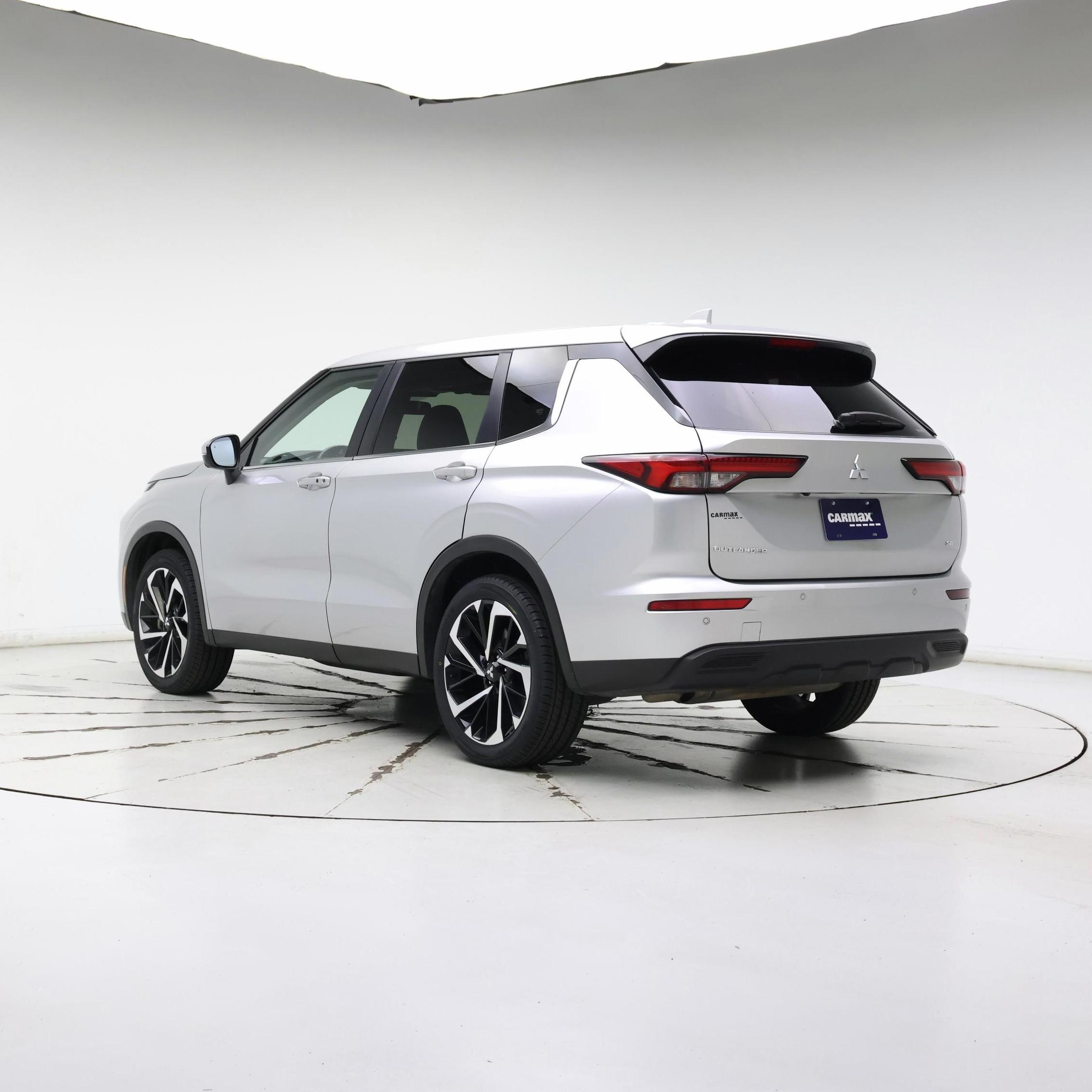 Thumbnail: 2024 Mitsubishi Outlander - 2