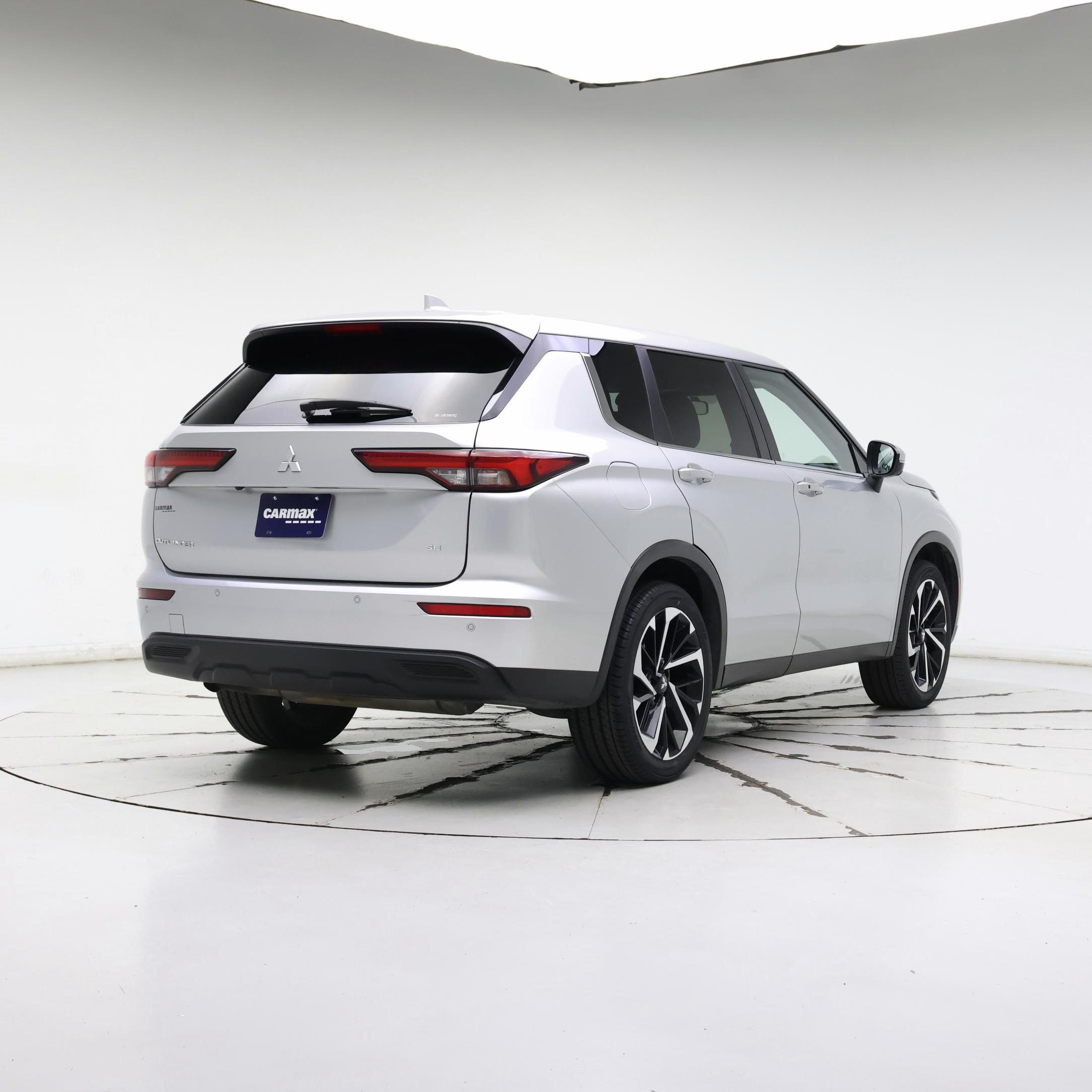 Thumbnail: 2024 Mitsubishi Outlander - 8