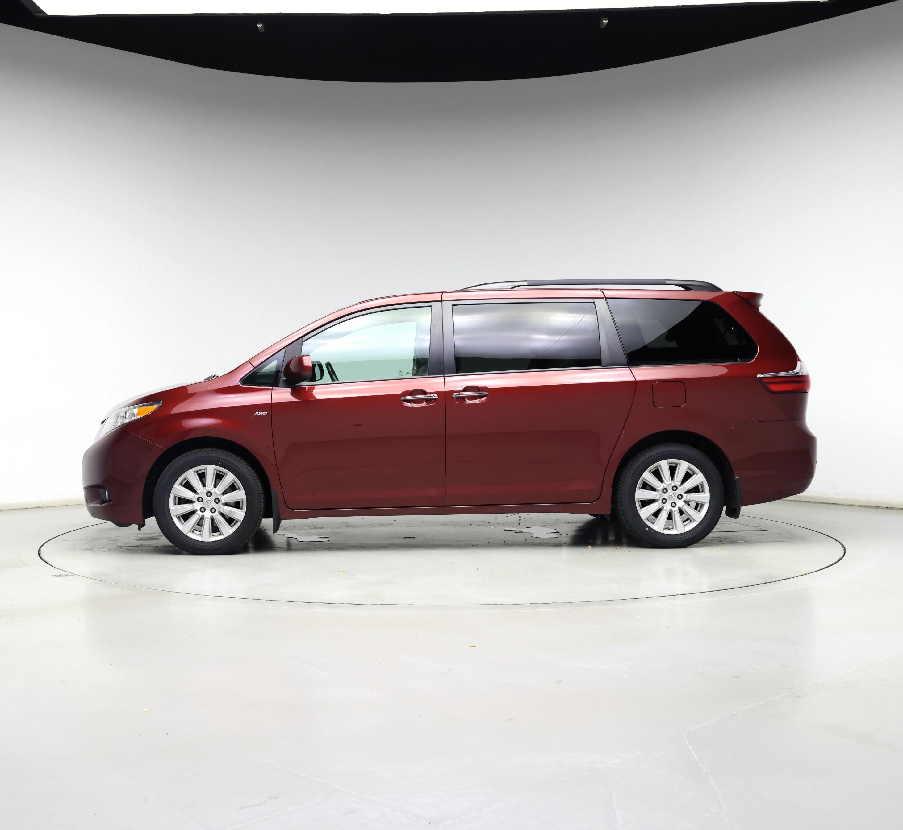 Thumbnail: 2017 Toyota Sienna - 3