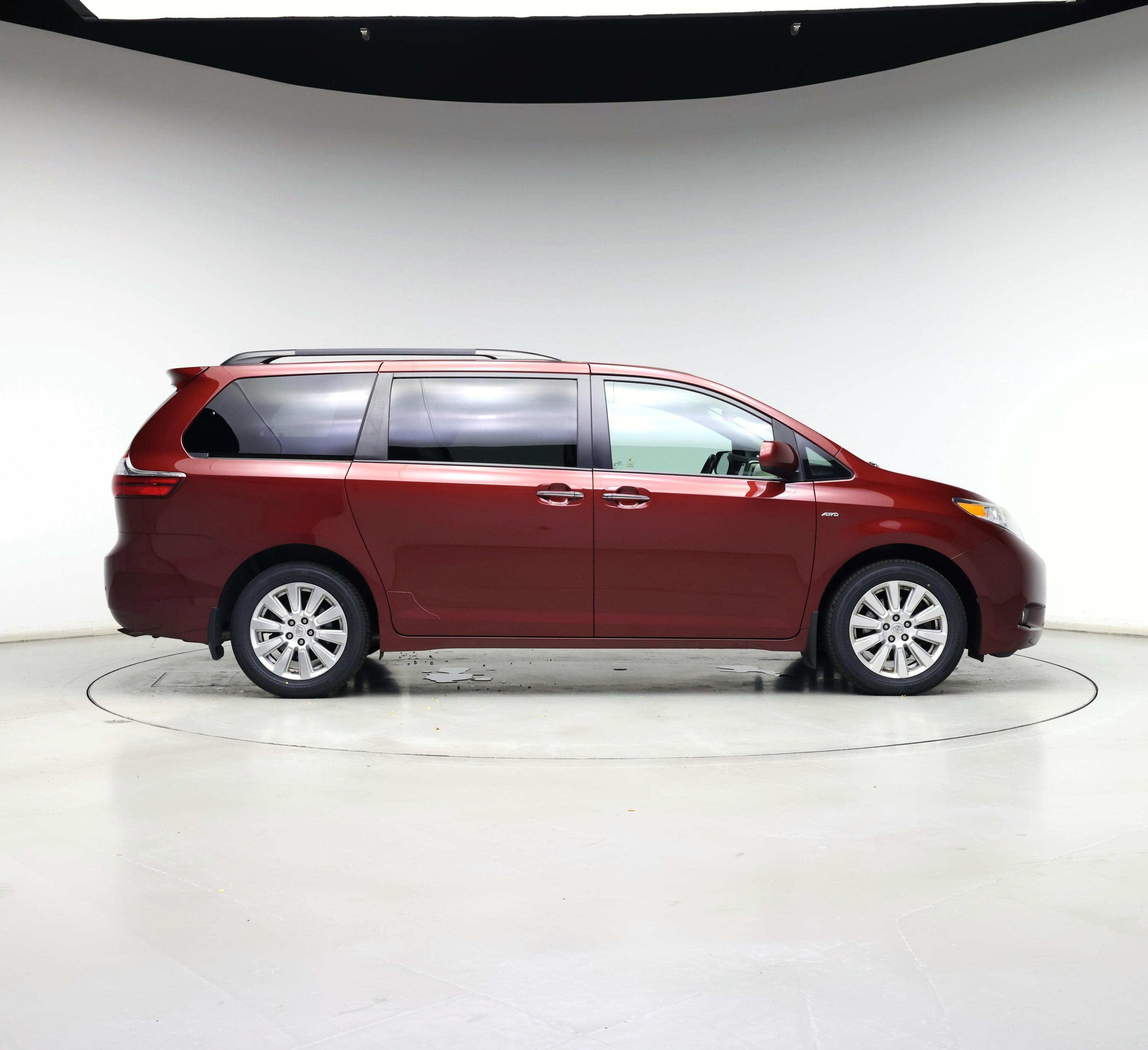 Thumbnail: 2017 Toyota Sienna - 7